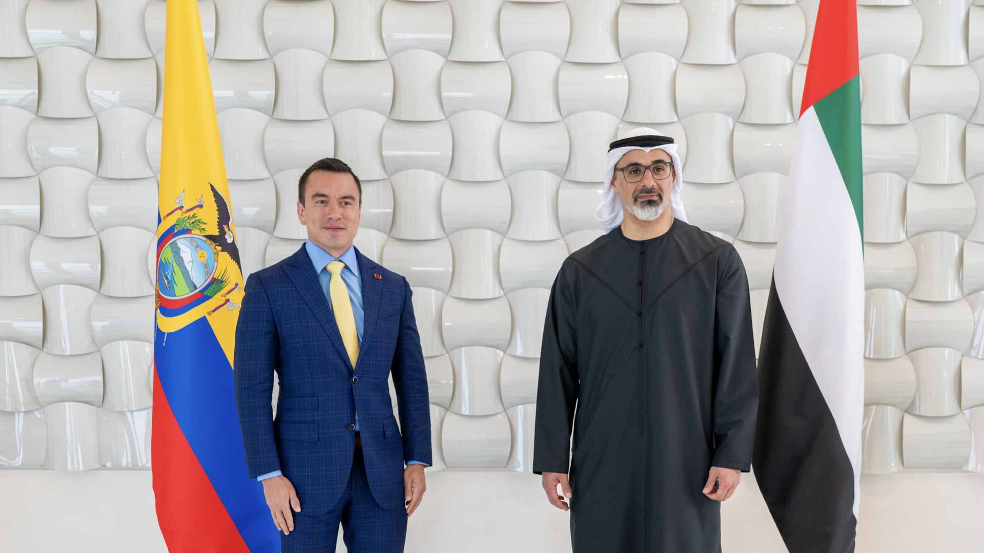 خالد بن محمد ورئيس الإكوادور يبحثان تعزيز العلاقات الثنائية