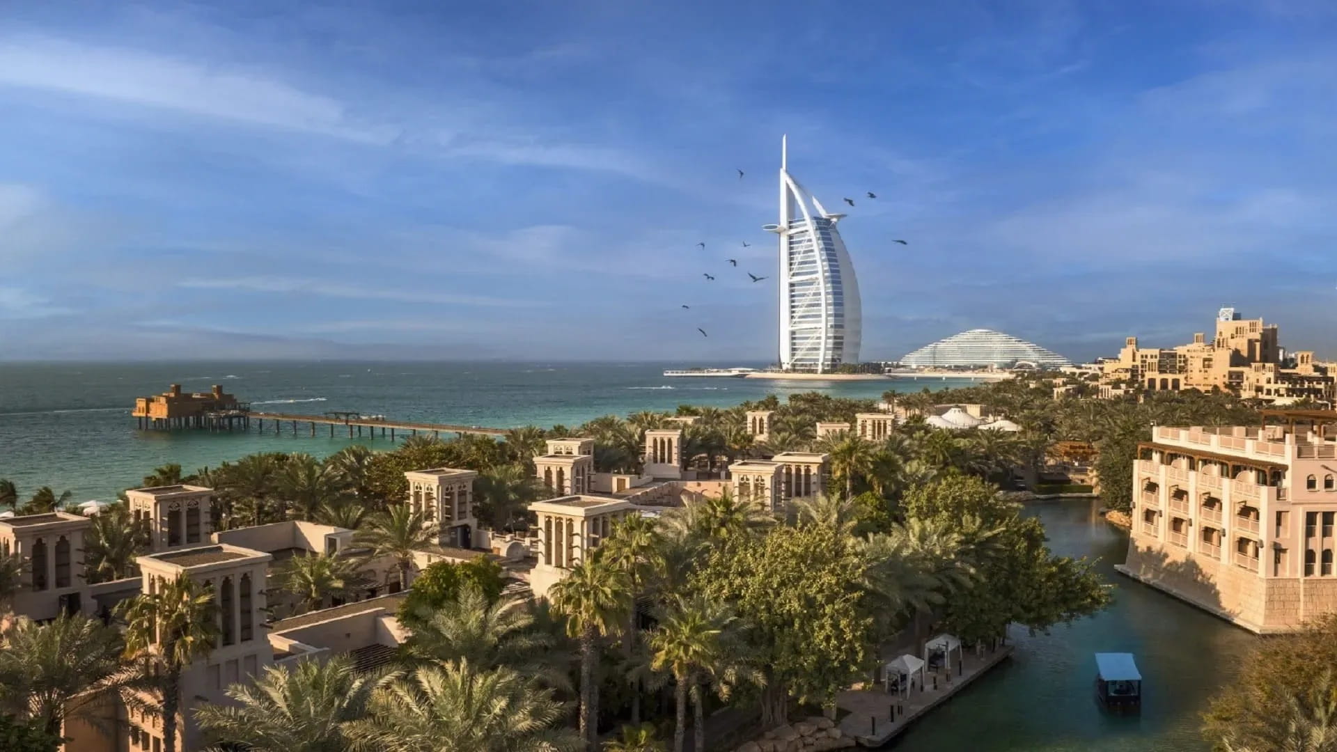 طقس السبت في الإمارات.. صحو نهاراً مع احتمال تشكل السحب الركامية 