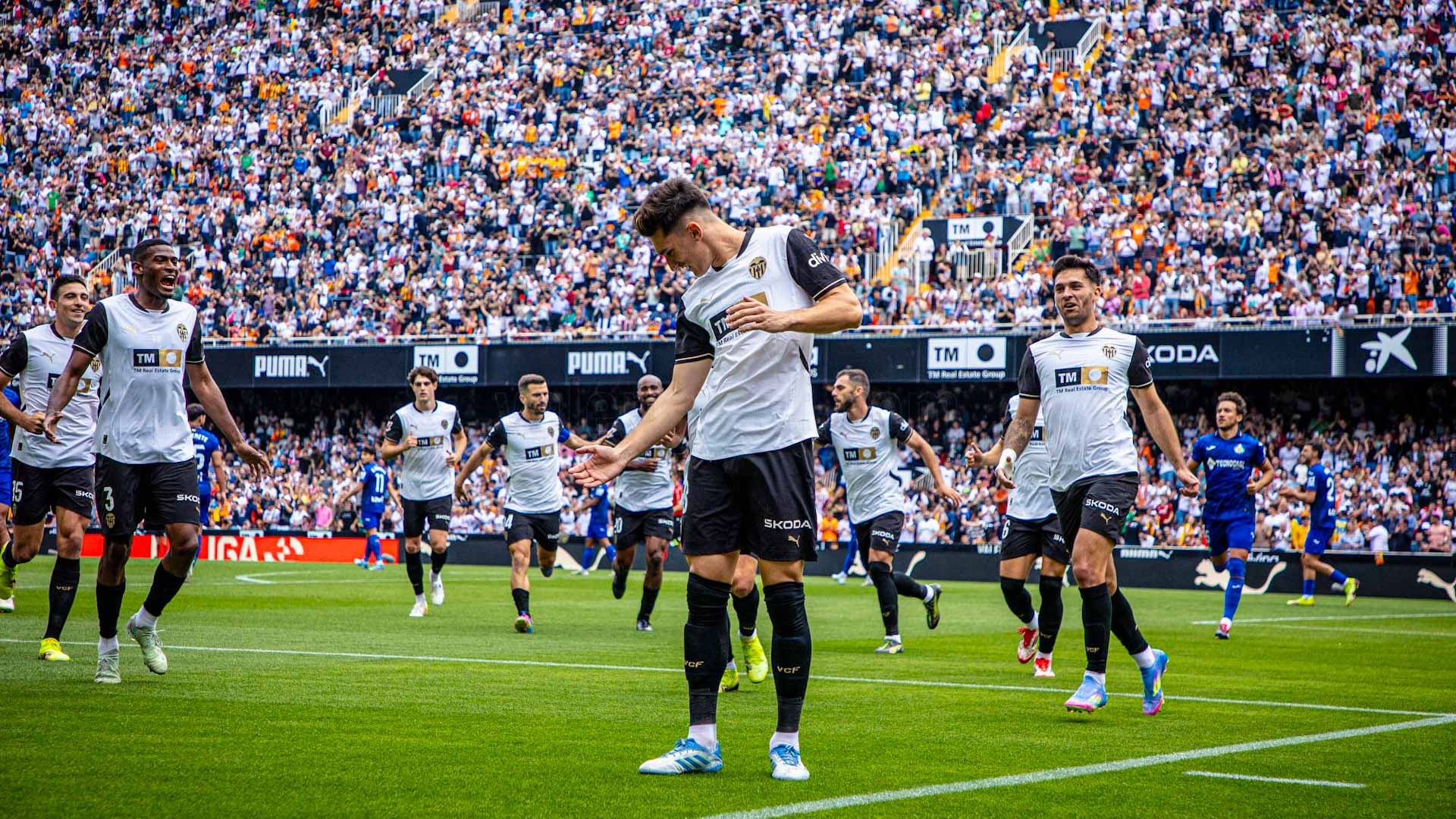 فالنسيا يواصل حصد الانتصارات في الدوري الإٍسباني  