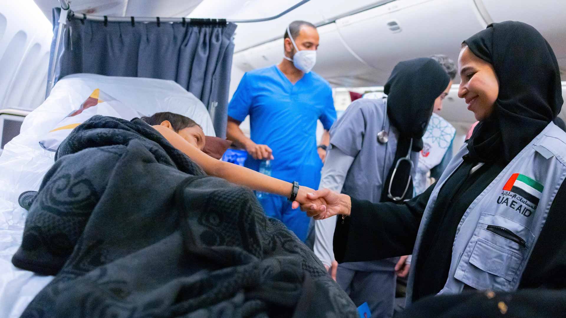 الإمارات تنفذ إخلاءً طبياً عاجلاً لـ188 من المرضى ومرافقيهم من غزة 