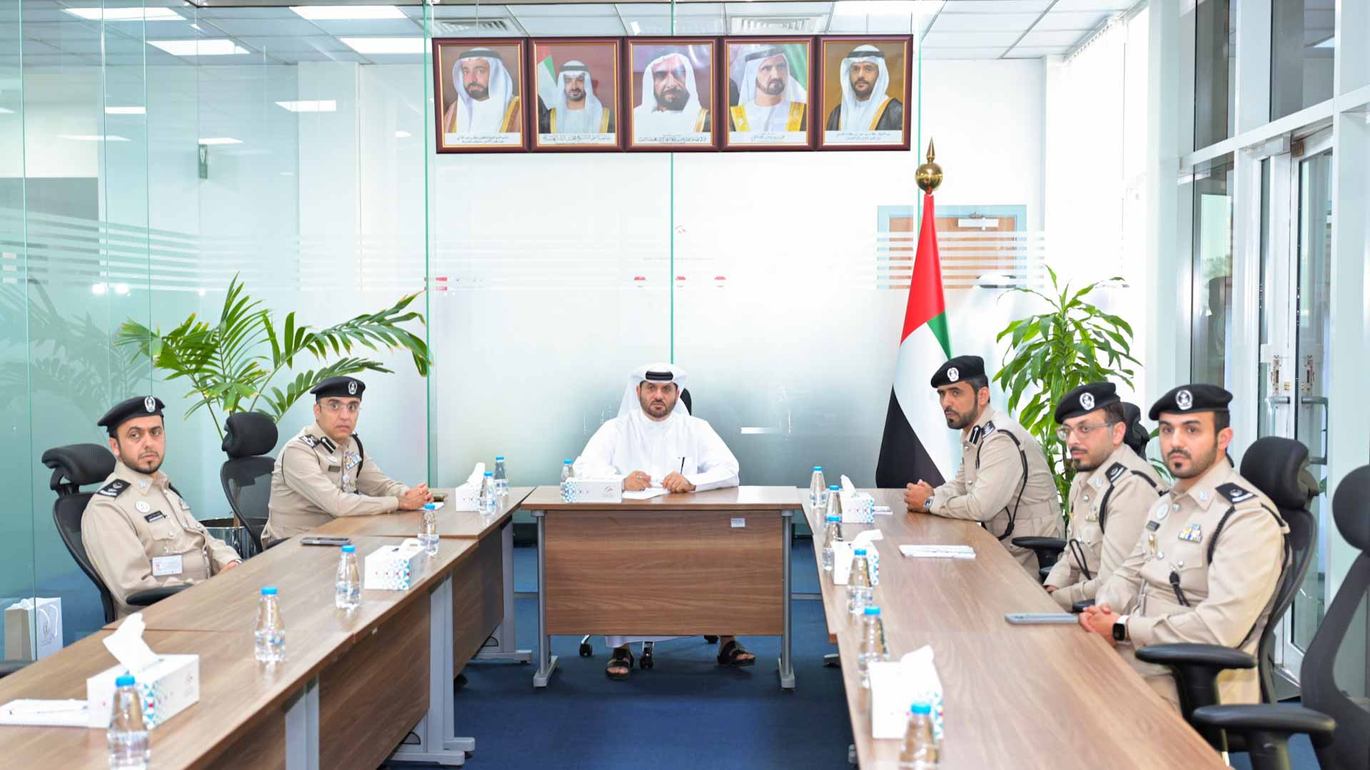 العميد بوالزود يتفقد سير العمل بشرطة مطار الشارقة الدولي 