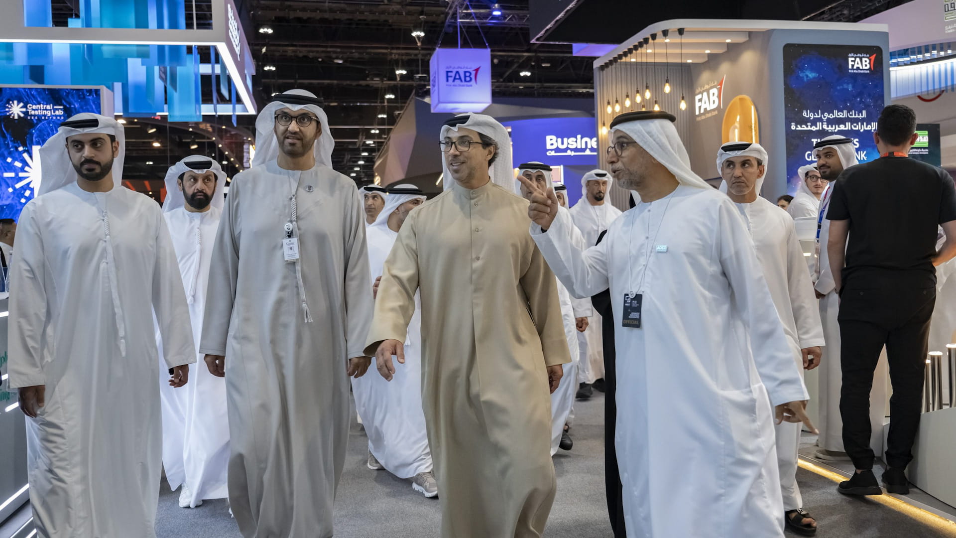 منصور بن زايد: دعم الصناعة الوطنية أولوية استراتيجية للإمارات 
