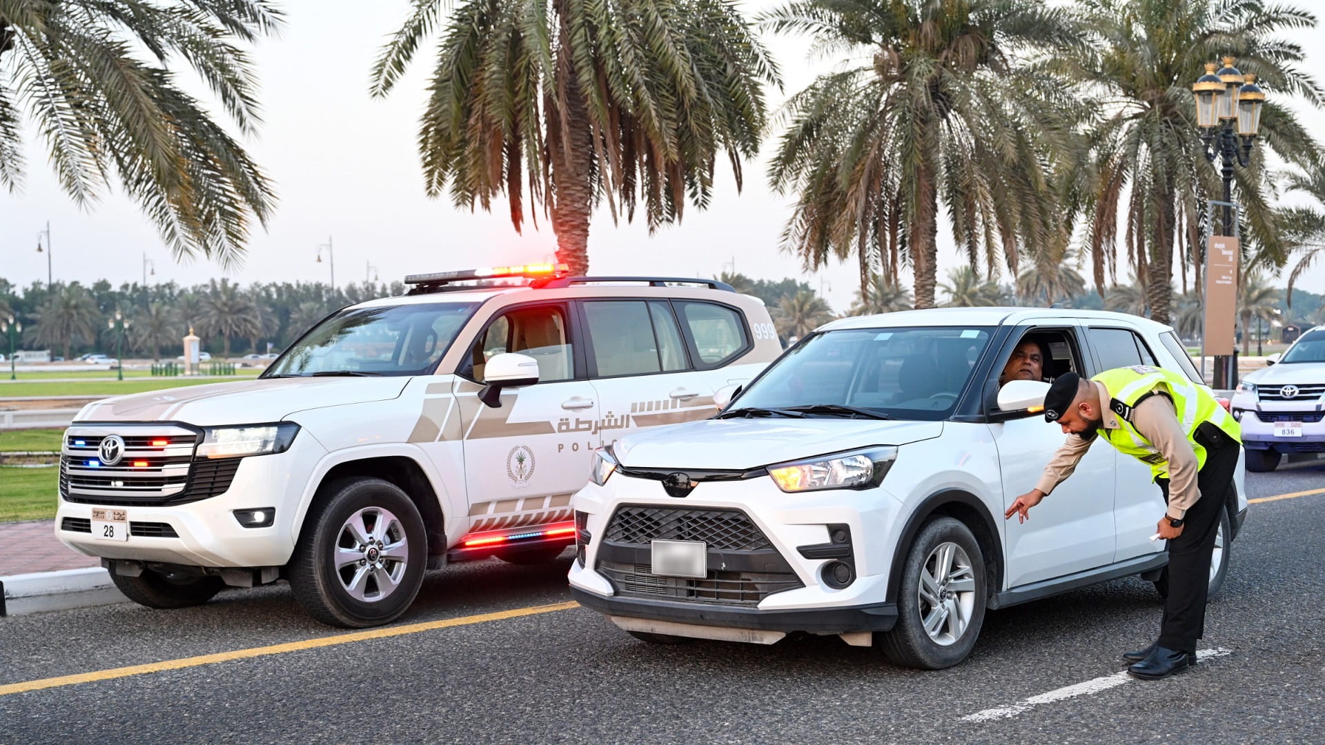 شرطة الشارقة تؤكد أهمية الفحص الفني في الوقاية من حوادث الإطارات 