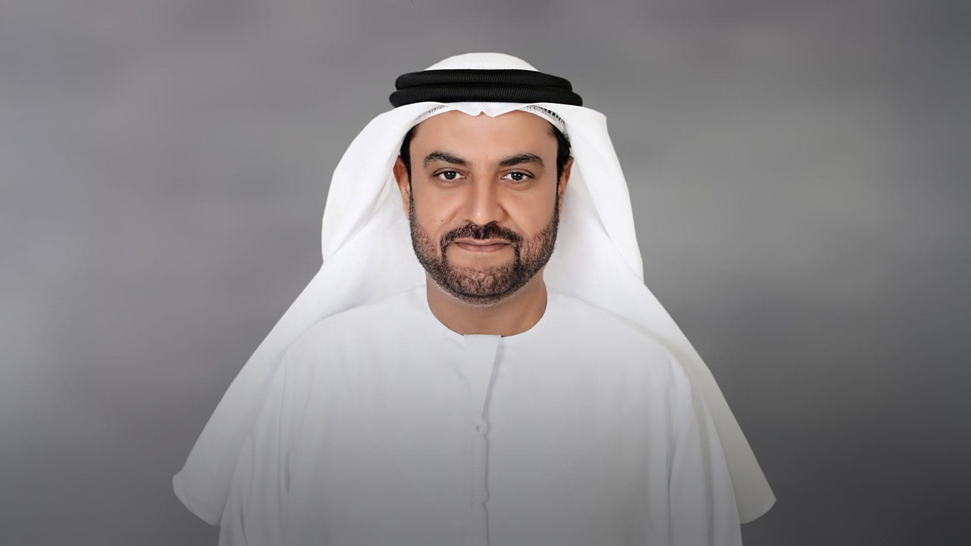 صورة بعنوان: آل صالح: نرفع علم الإمارات فخراً بمنجزات دولتنا وقيادتنا الرشيدة 