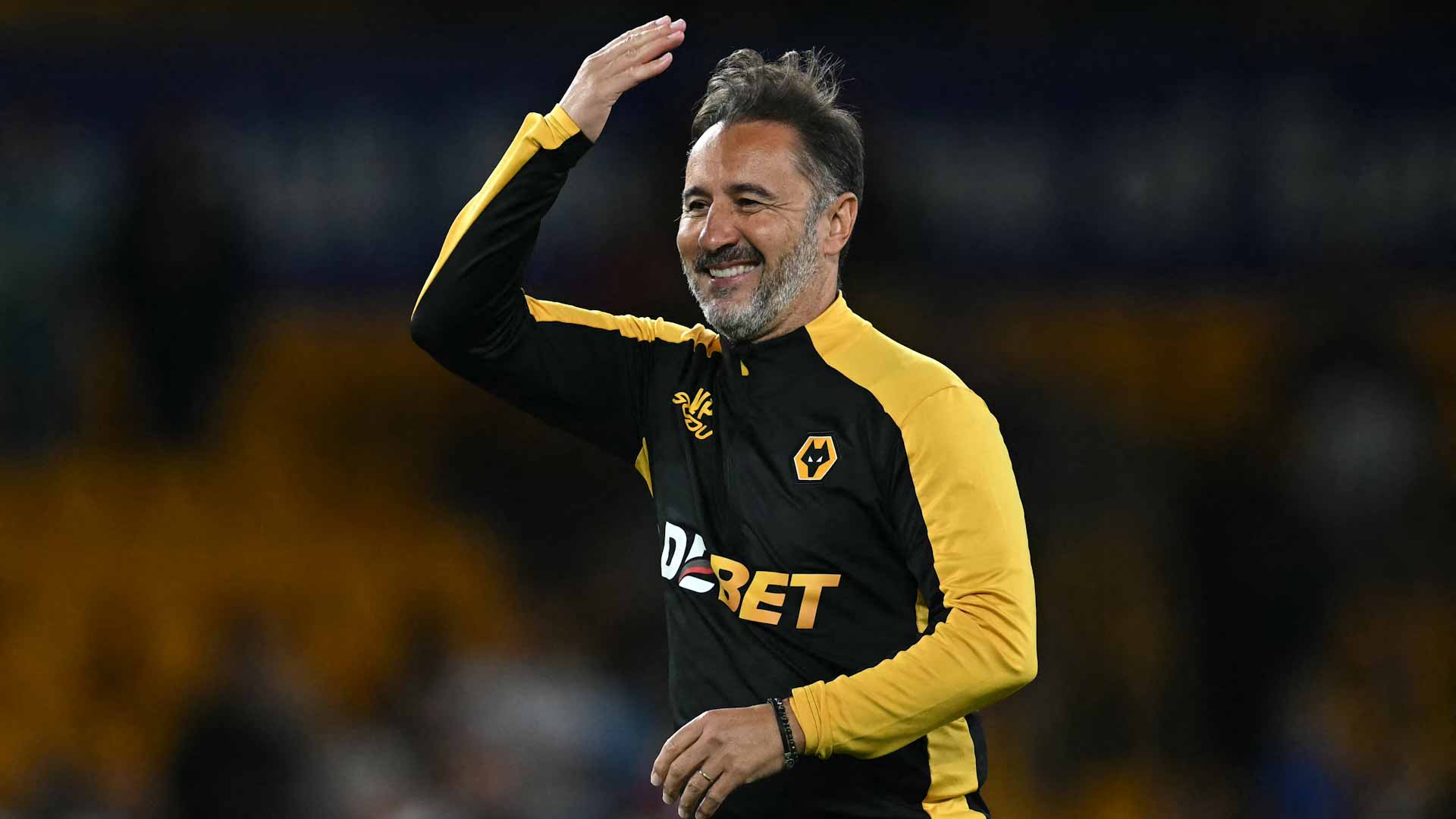 نادي وولفرهامبتون يقيل مدربه البرتغالي فيتور بيريرا 