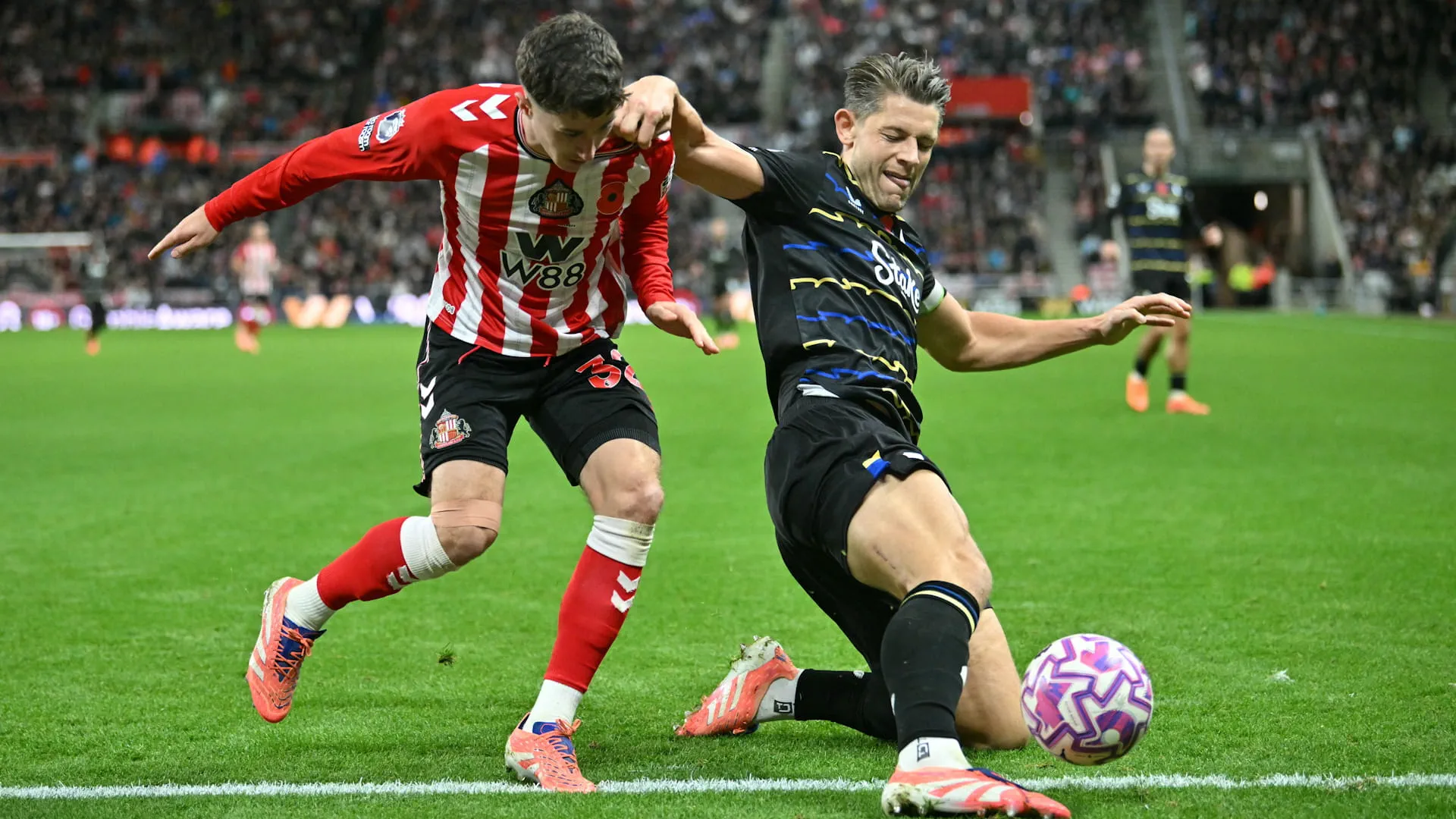 Sunderland hold Everton maintain strong Premier League.webp