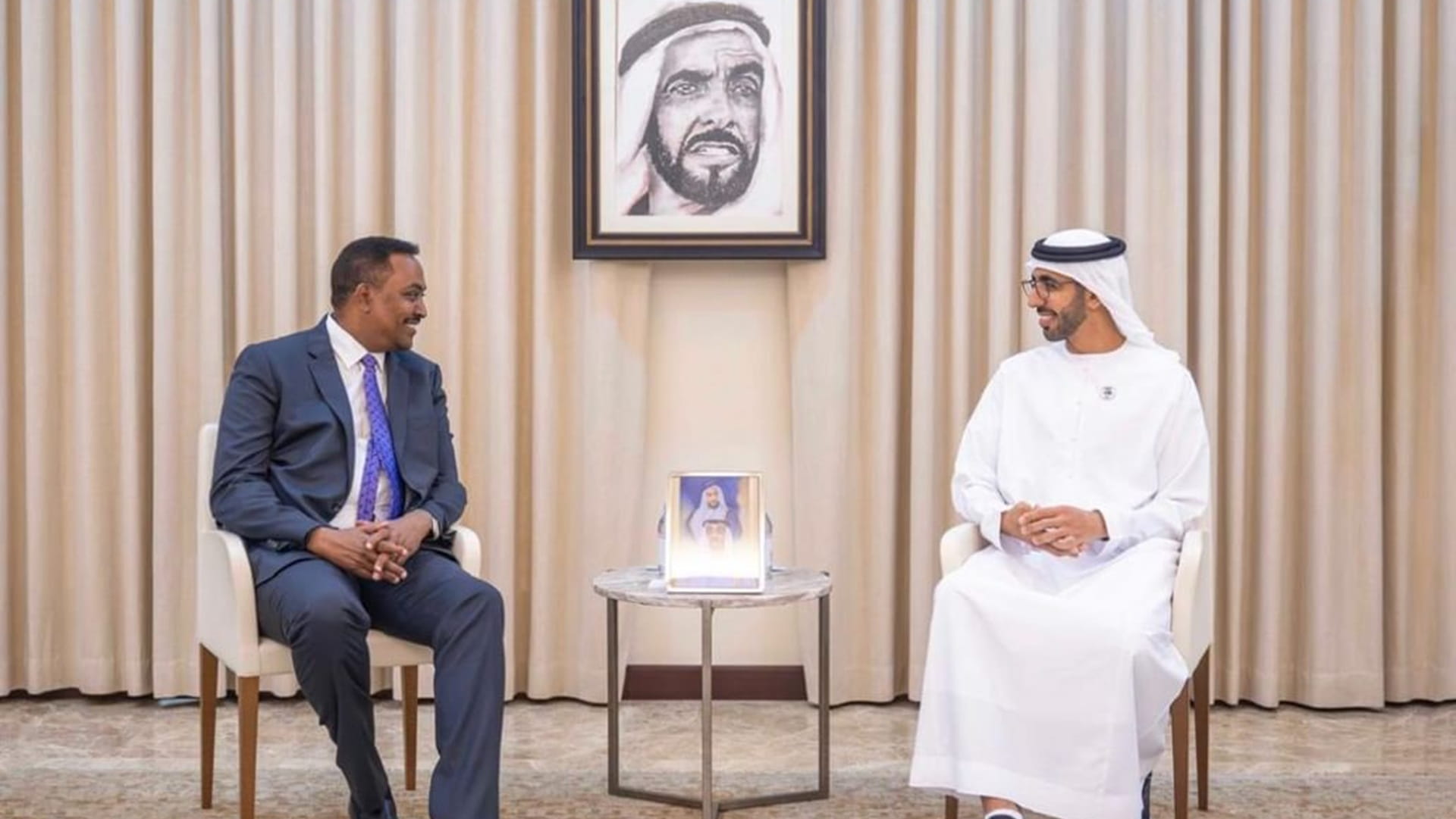 شخبوط بن نهيان يبحث التعاون الإقليمي مع الأمين التنفيذي للإيغاد 