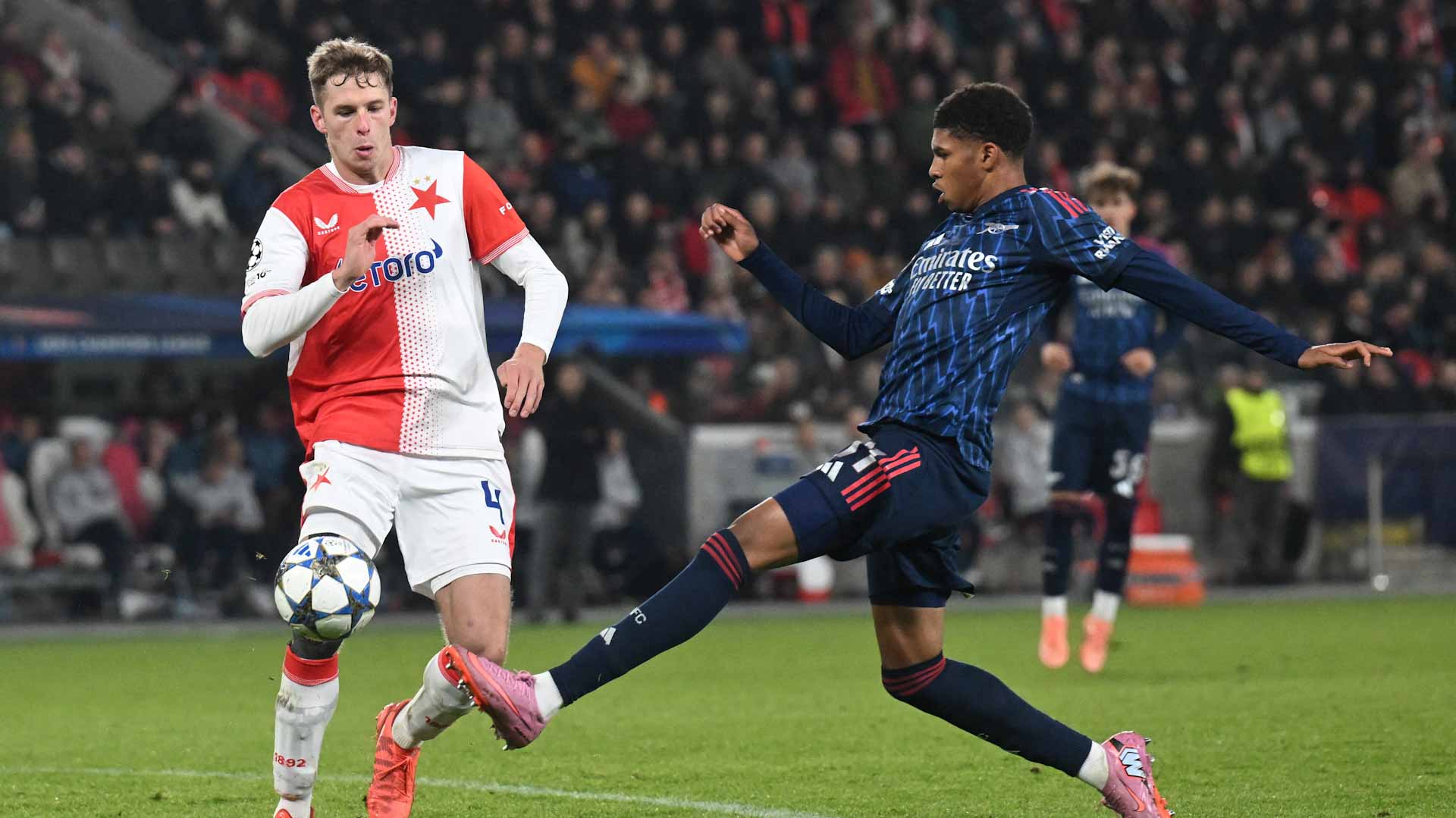 أرسنال يحقق فوزه الرابع توالياً في دوري الأبطال  