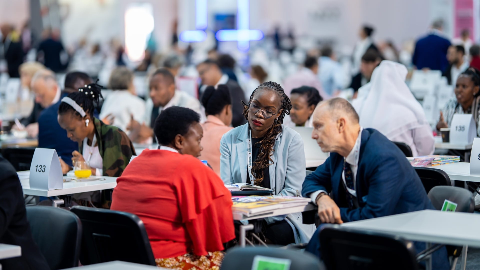 ناشرون دوليون: الكلمة في الشارقة ما زالت قادرة على إلهام العالم 