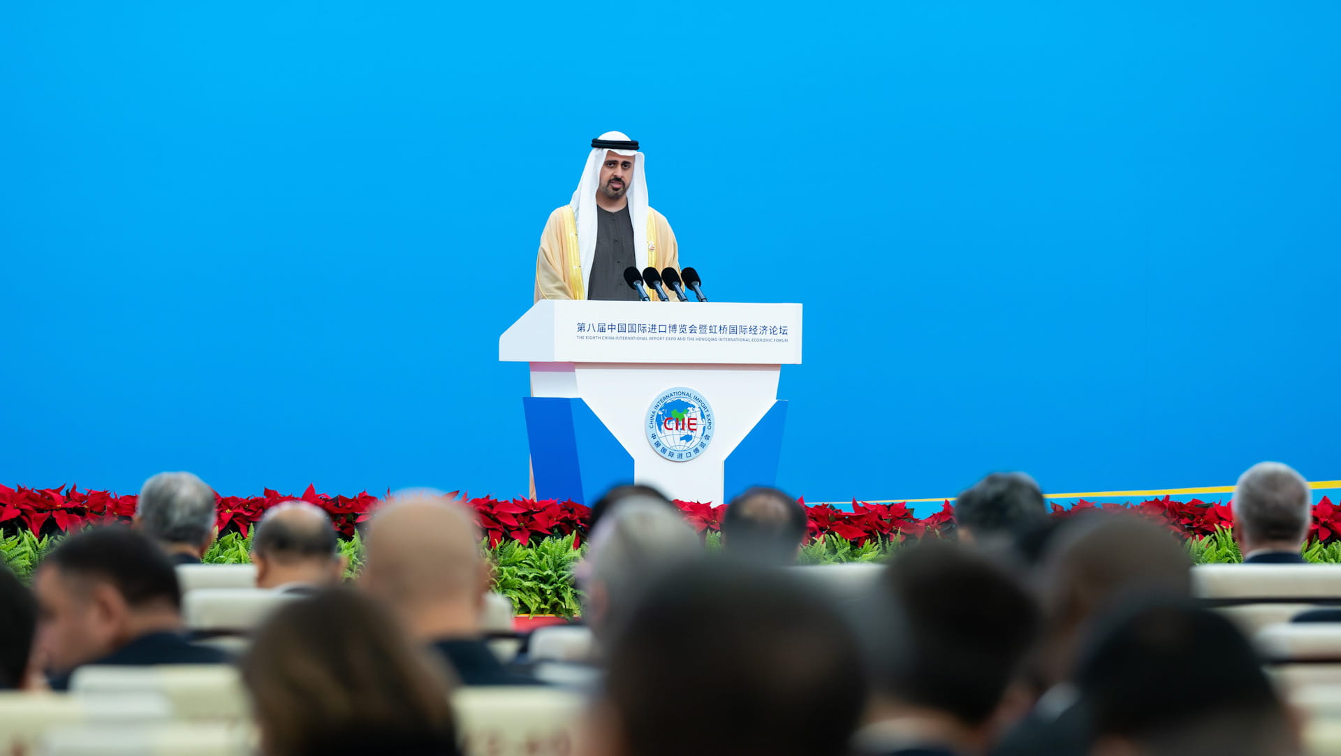 ذياب بن محمد يشهد افتتاح معرض الصين الدولي للاستيراد في شنغهاي