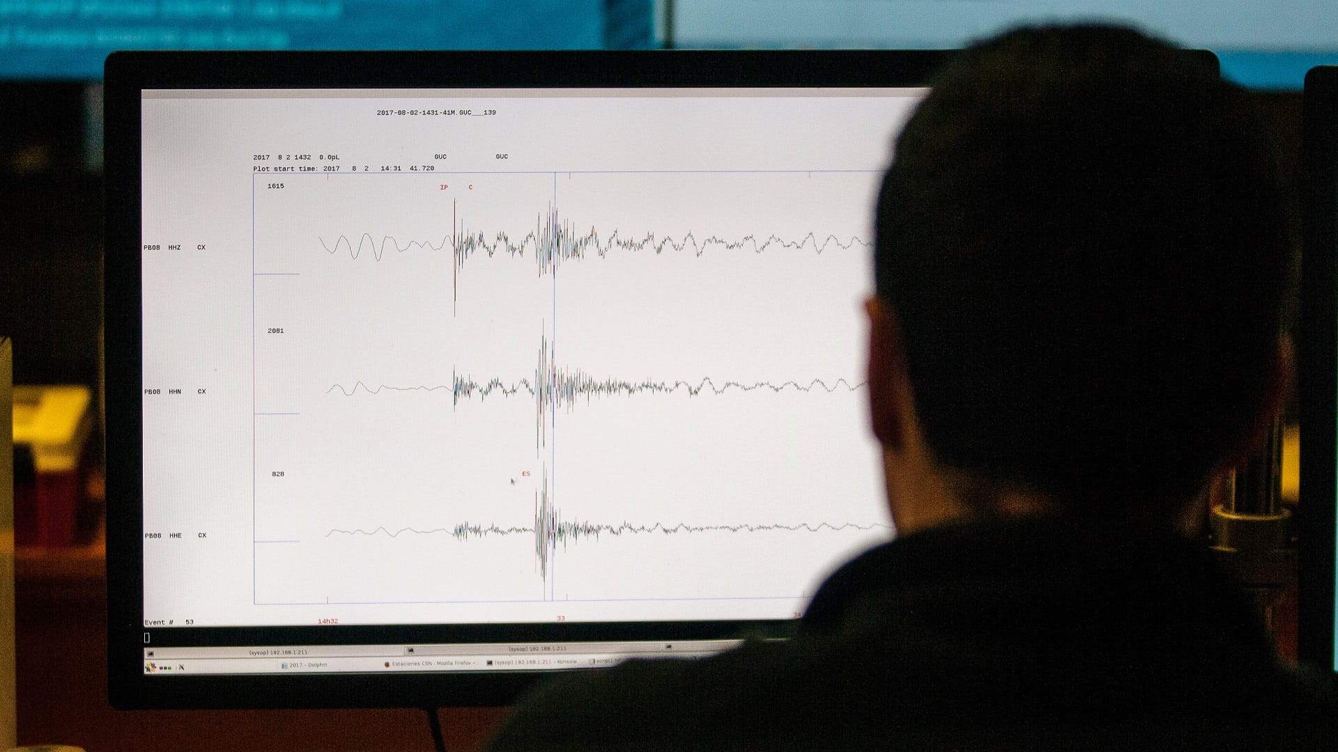 زلزال بقوة 6.2 درجة قبالة سولاويسي بإندونيسيا  