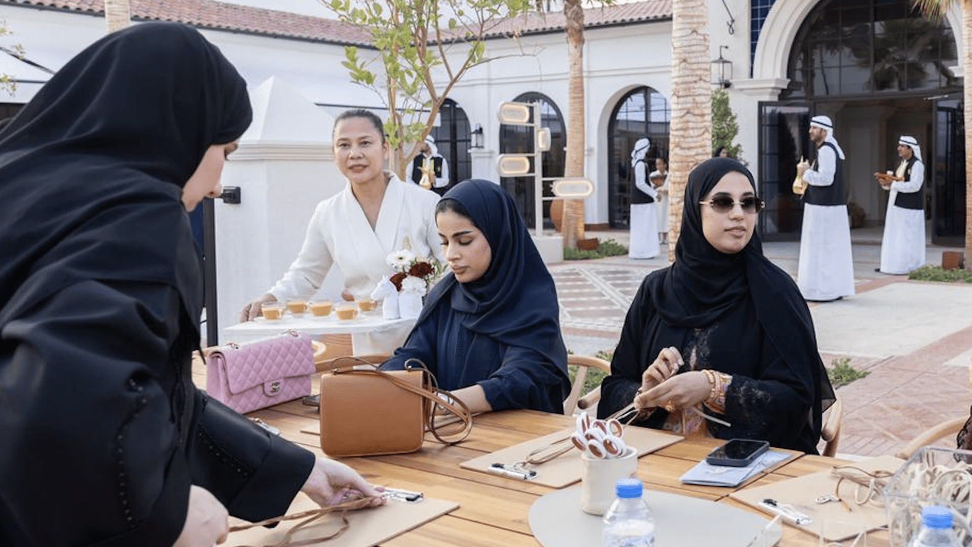 "إرثي" يستعرض جماليات الحرفة الإماراتية في "أبوظبي لفنون الفروسية" 