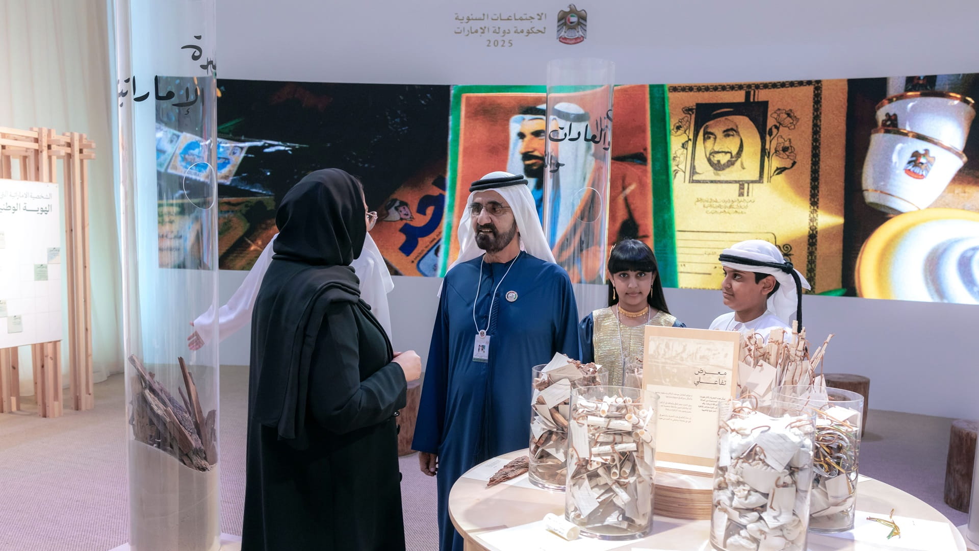 محمد بن راشد يزور معرض "هويتنا الوطنية: إرث وأمانة"