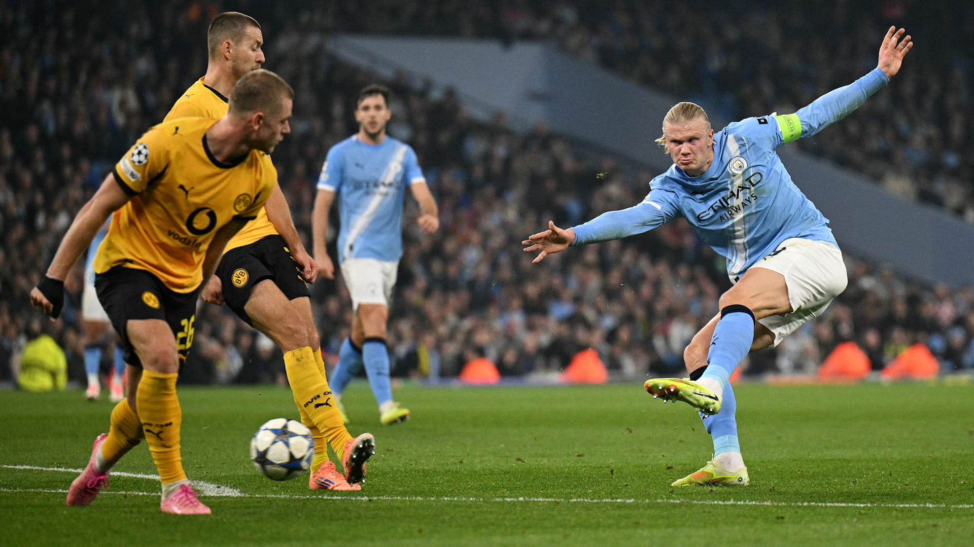 مانشستر سيتي يقسو على دورتموند في دوري الأبطال