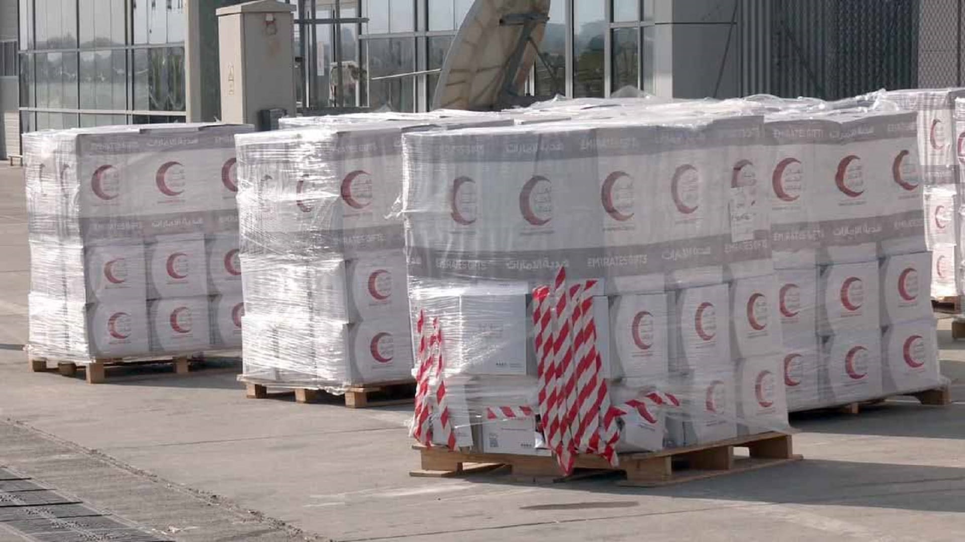 الإمارات ترسل فريقاً إغاثياً ومساعدات للمتأثرين من زلزال أفغانستان 