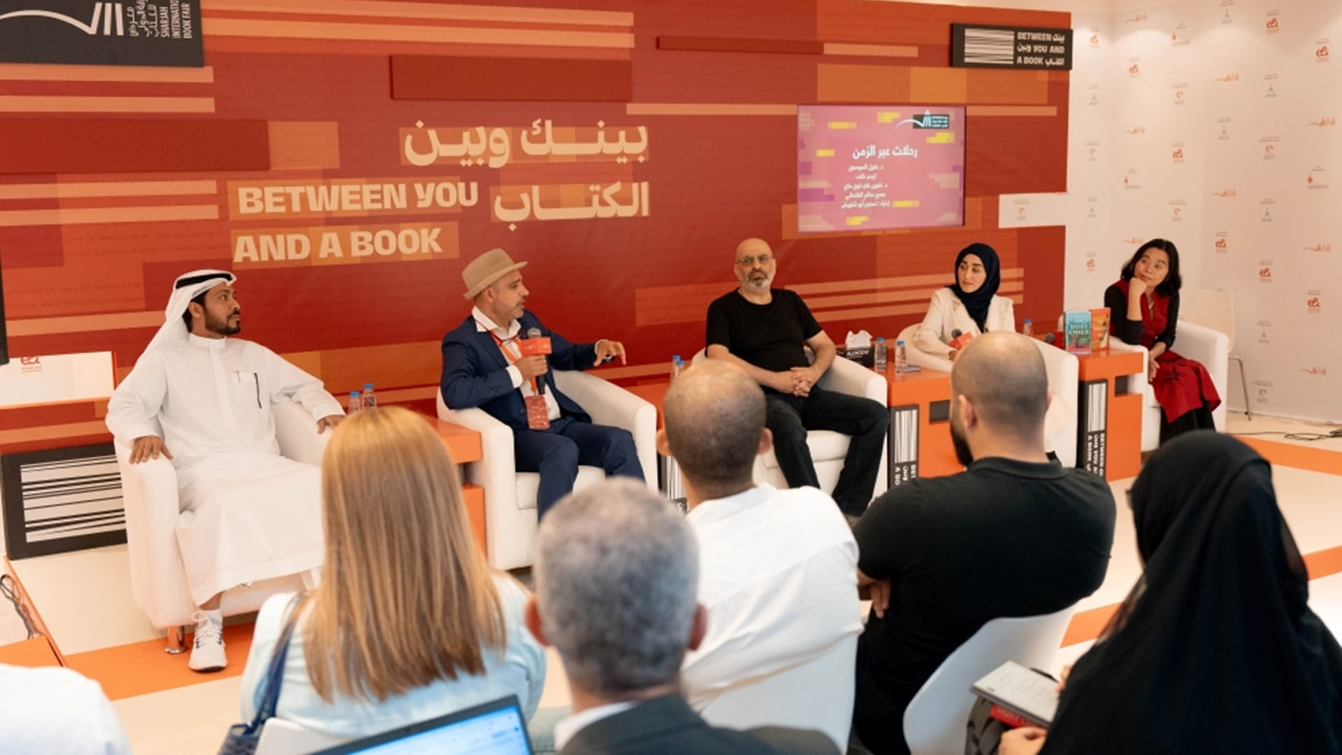 ندوة في معرض الشارقة الدولي للكتاب تؤكد وحدة الحكاية البشرية  