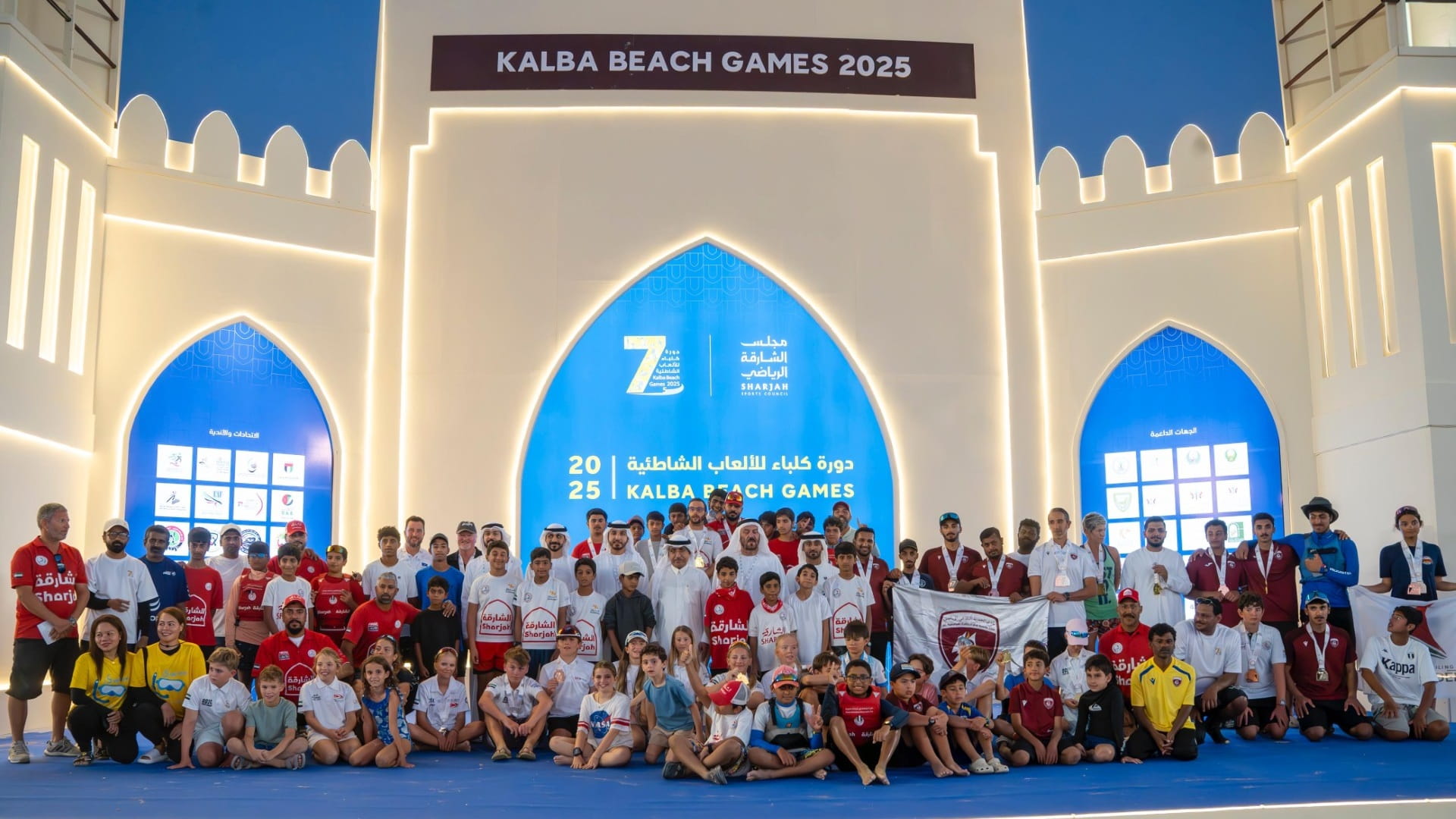 شاطئ كلباء يشهد الجولة السادسة من بطولة الإمارات للشراع الحديث 