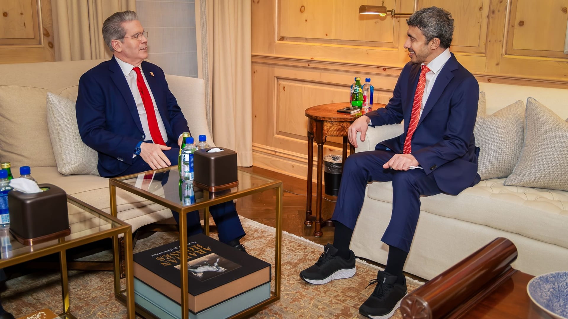 عبد الله بن زايد يلتقي وزير الخزانة الأميركي