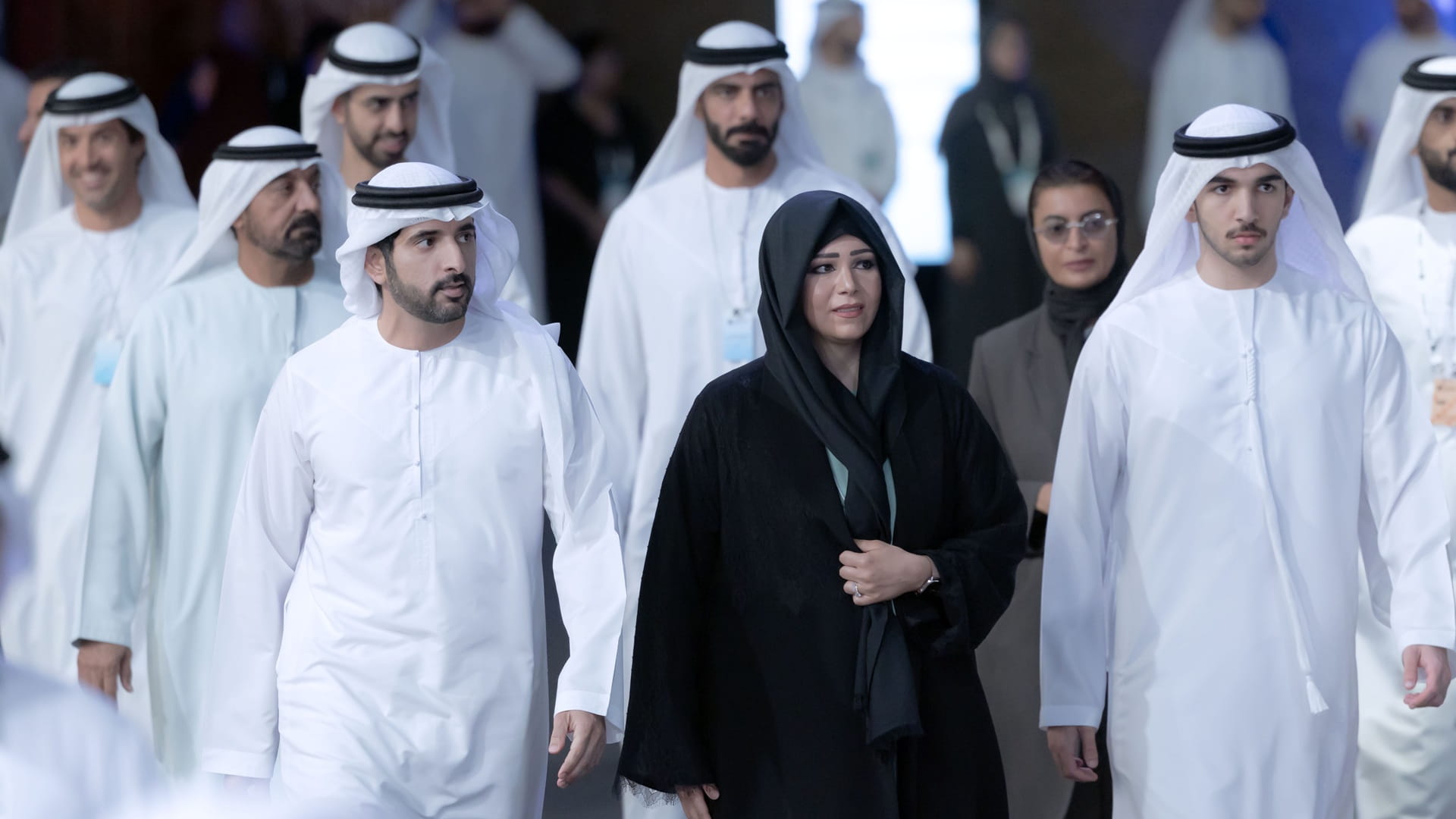 حمدان بن محمد يشهد فعاليات مؤتمر "آيكوم دبي 2025" بدبي