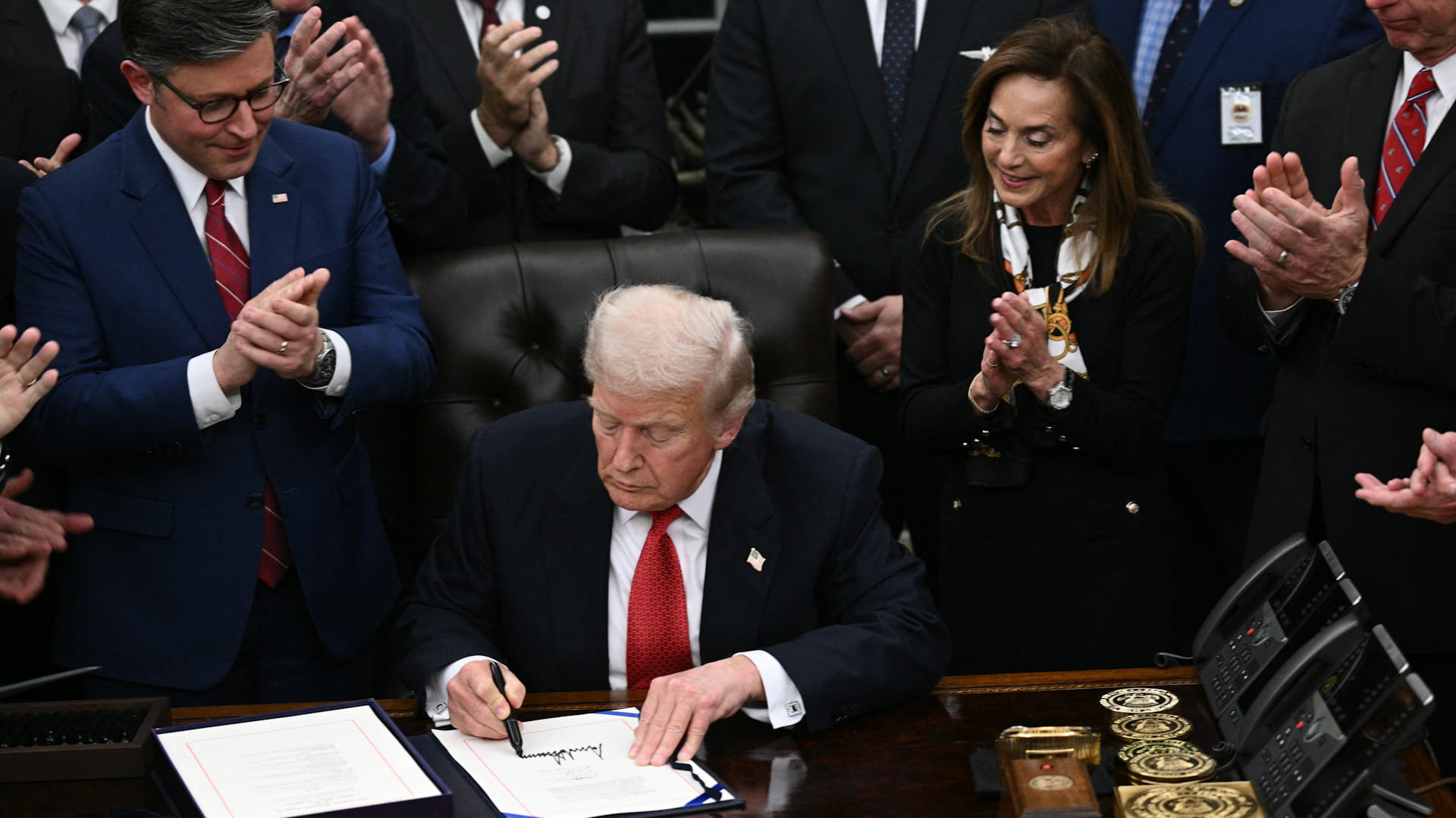 ترامب يدخل التاريخ مرتين وينهي أطول إغلاق حكومي في أميركا 