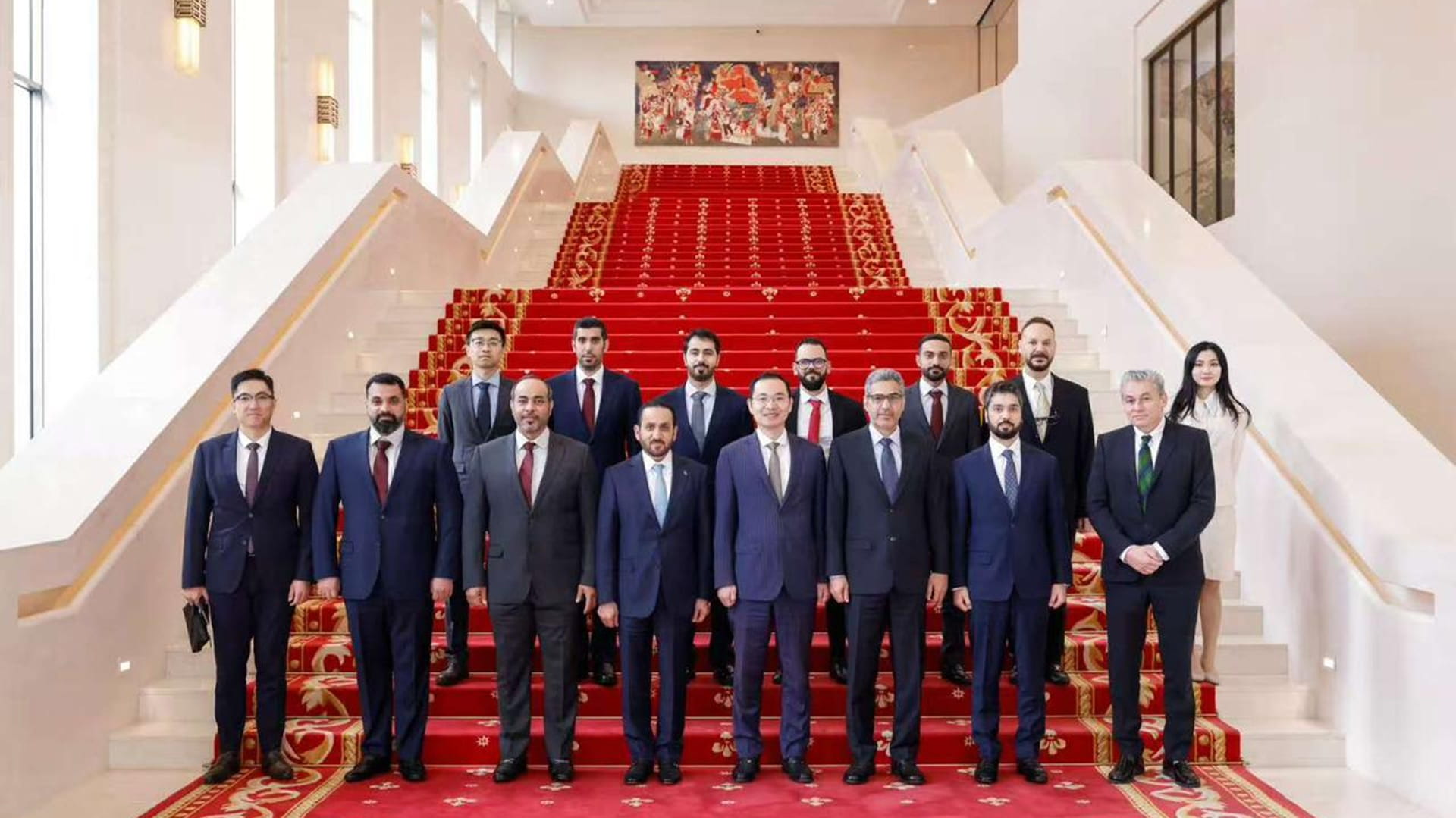 صورة بعنوان: شرطة الشارقة تطّلع على أحدث الابتكارات الذكية خلال زيارة "هواوي"  