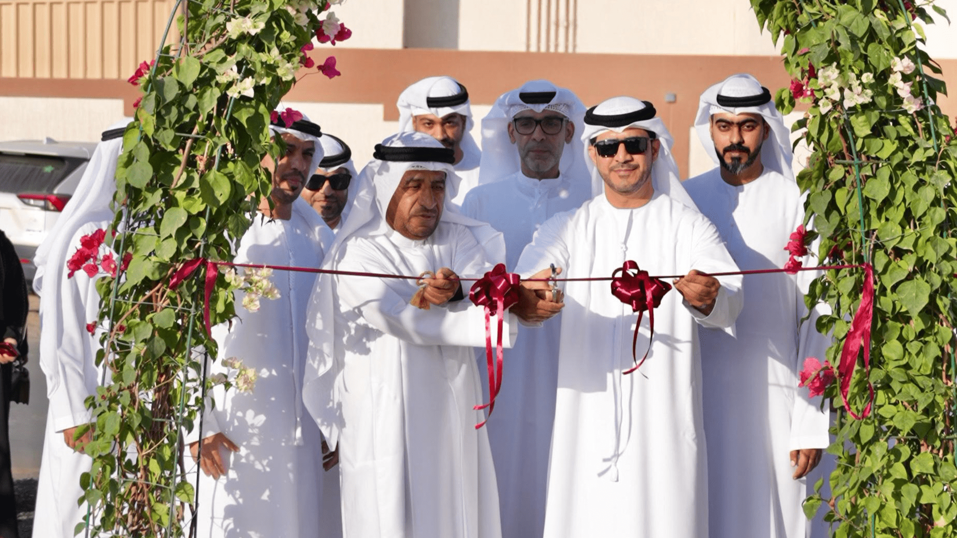 بلدية خورفكان تطلق فعاليات أسبوع التشجير وتفتتح حديقة حي الغزير 