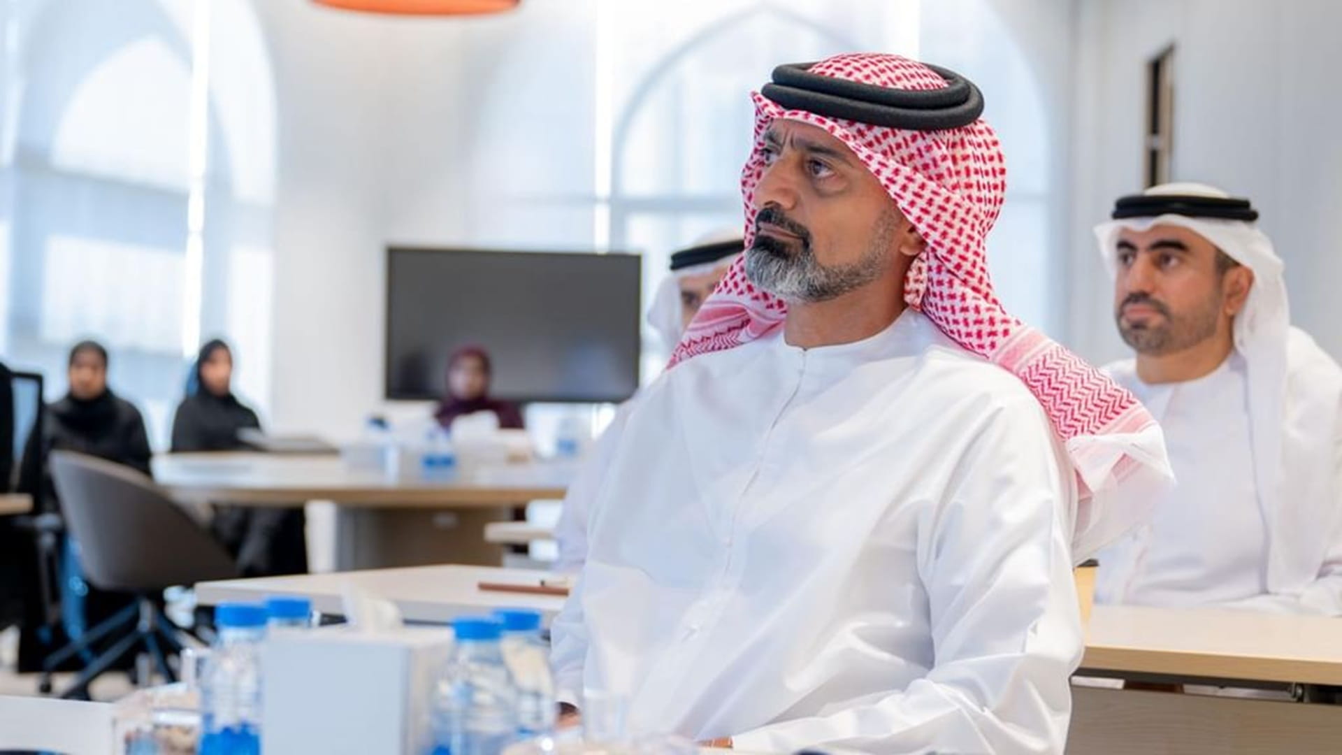 صورة بعنوان: عمار بن حميد: بناء منظومة خدمات في عجمان تلبي احتياجات الناس 