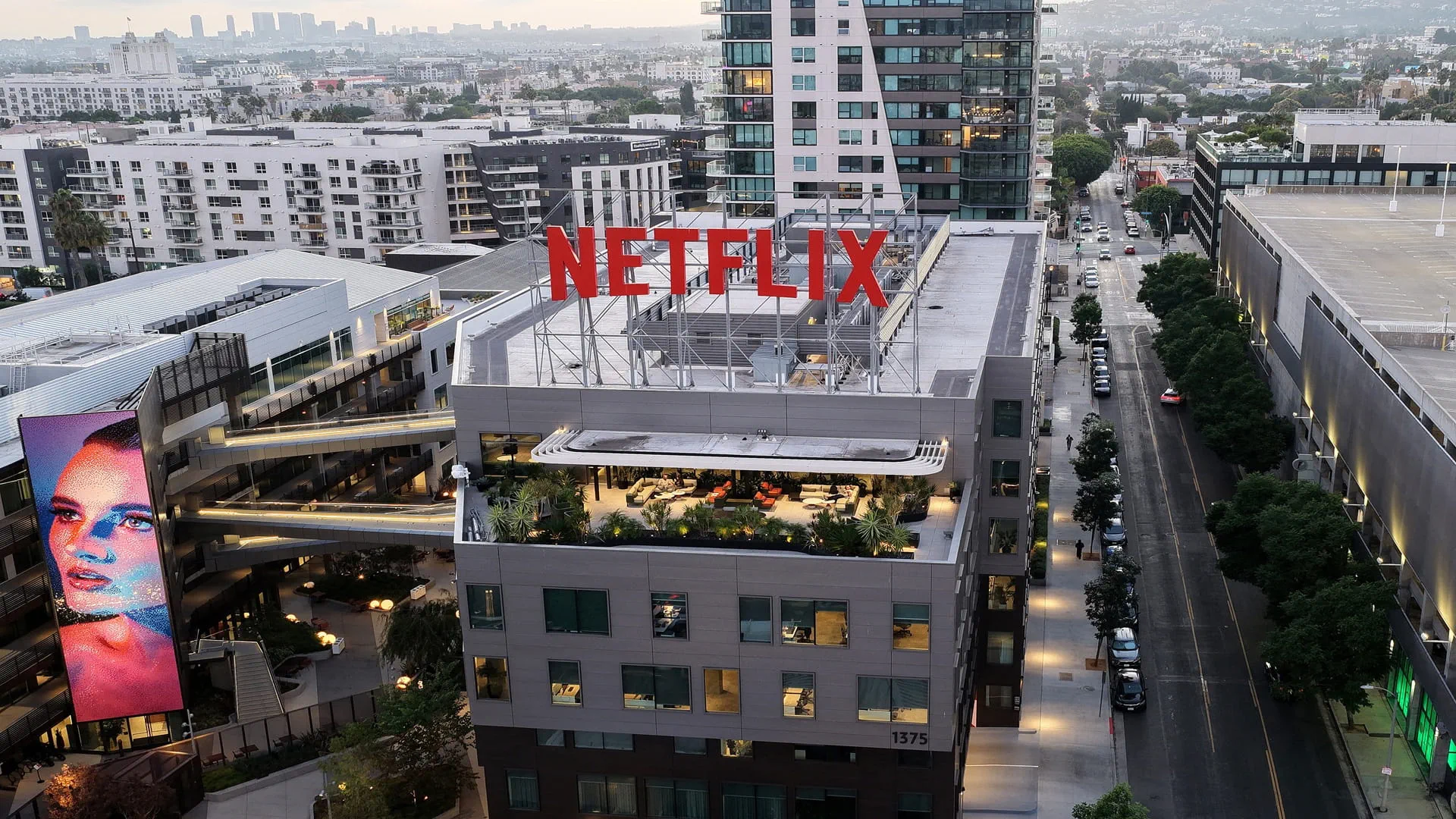 Netflix makes cash bid to acquire Warner Bros