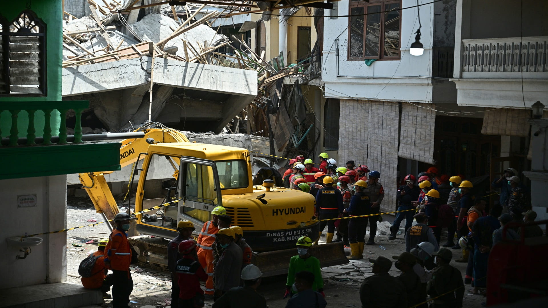 59 still trapped following Indonesian school building collapse