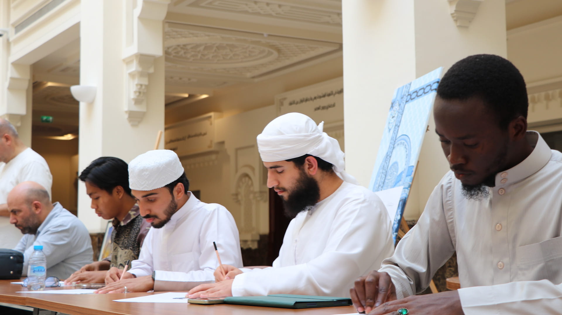 الجامعة القاسمية تطلق برنامجاً تدريبياً في "فن العمارة الإسلامية" 