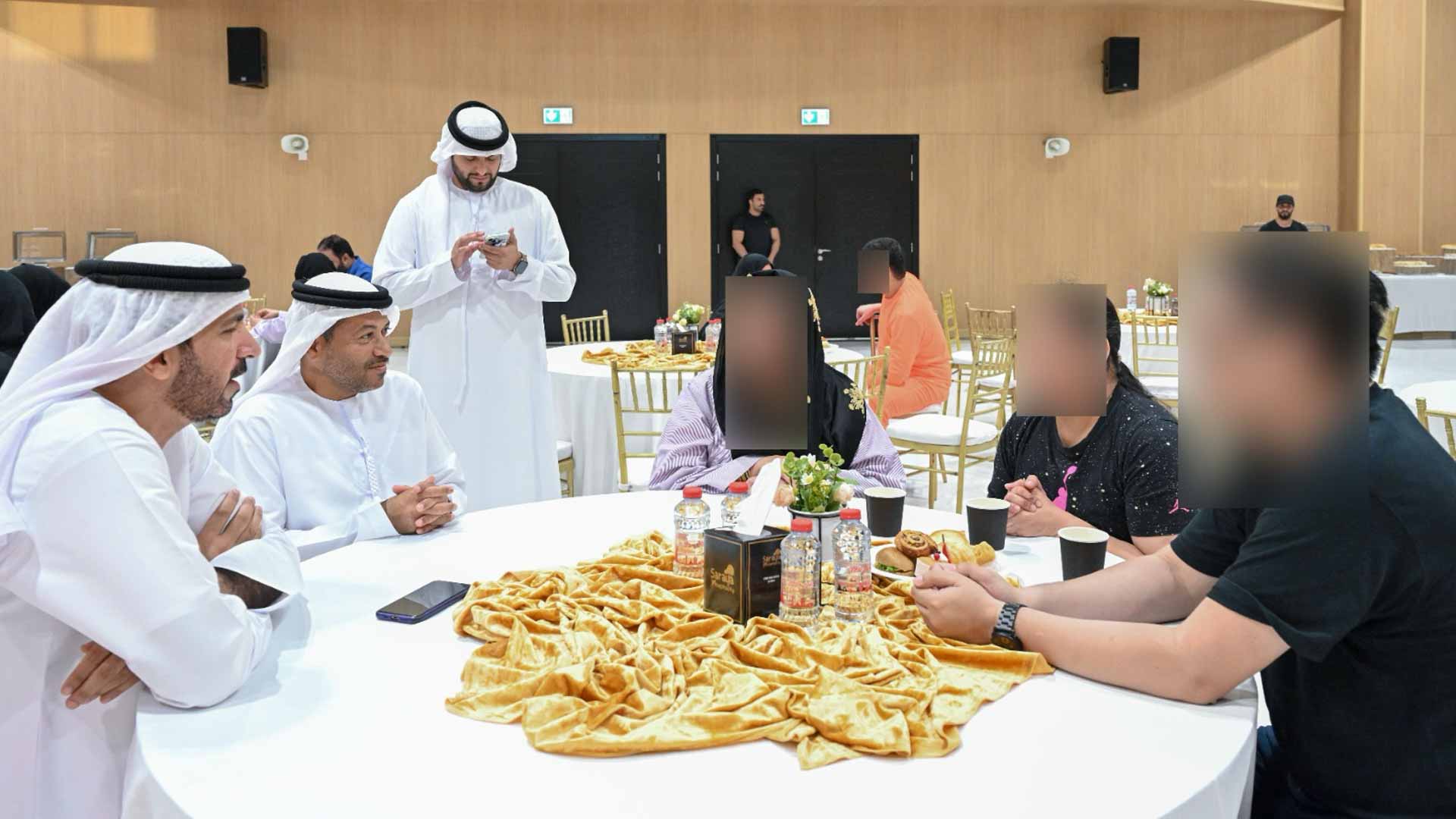 شرطة الشارقة تنظم الملتقى الأسري الـ 21 وتعلن الإفراج عن 13 نزيلاً