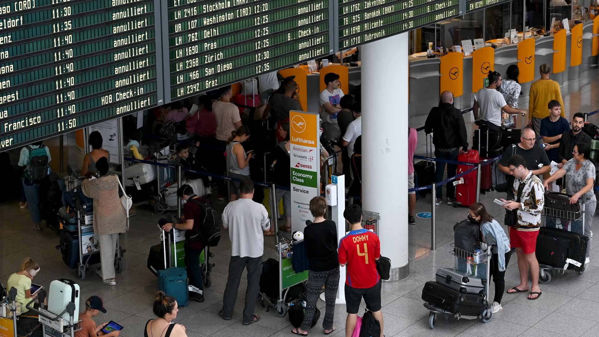 Munich airport halts flights after drone sightings