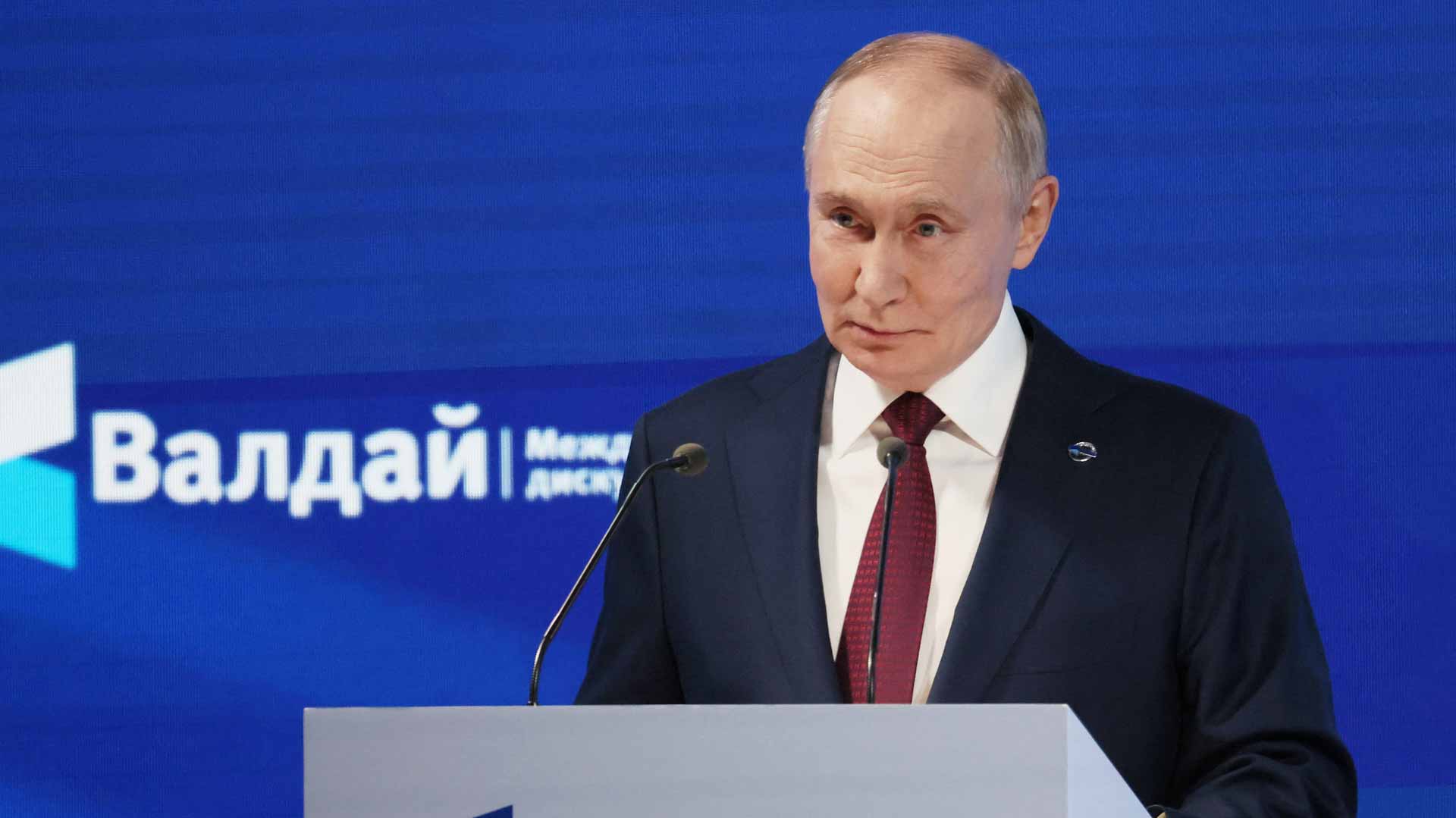 في تنديد شديد.. بوتين يصف اعتراض فرنسا ناقلة نفط بالقرصنة 