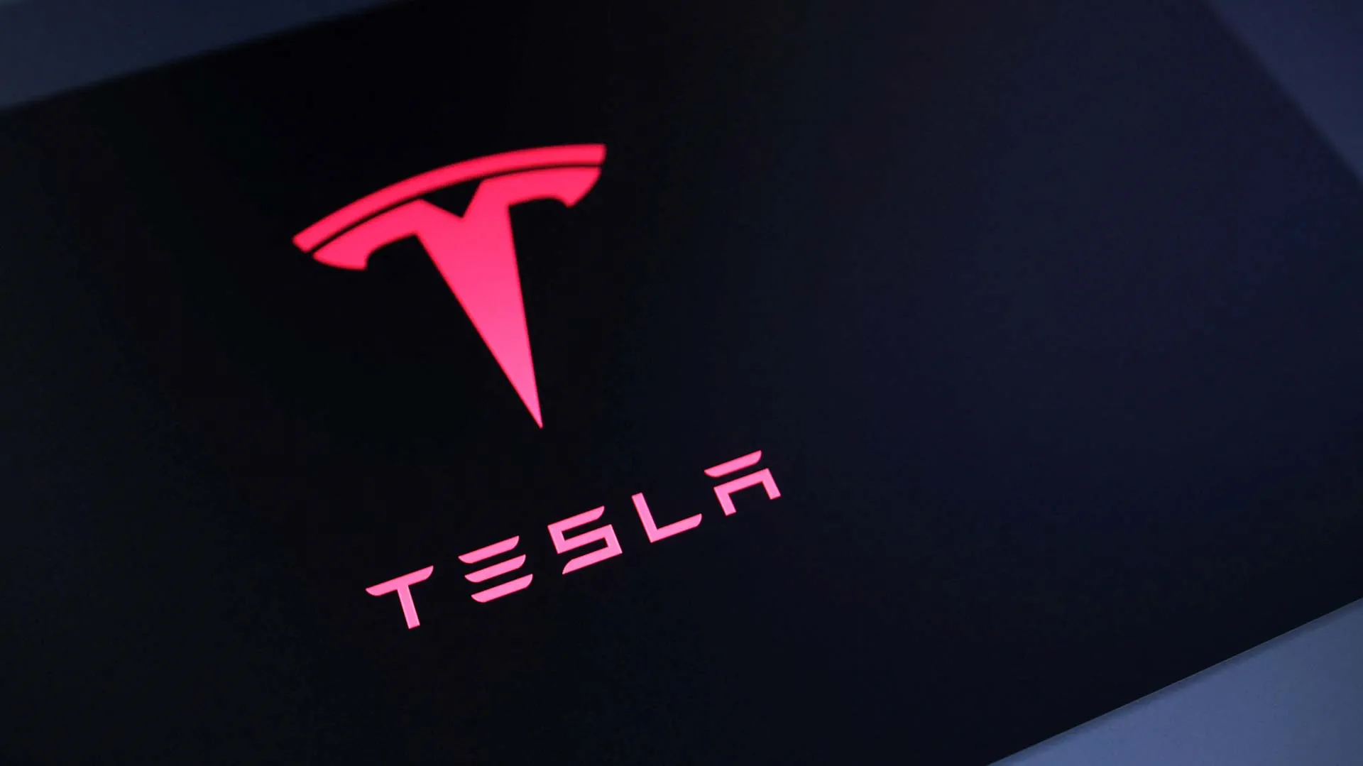 Tesla unveils lower-priced versions of Model 3 and Model Y