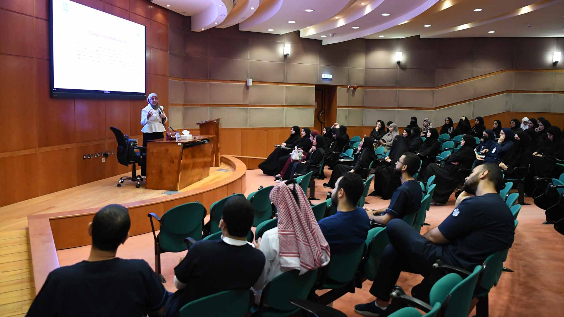 "الشارقة لصعوبات التعلم" يواصل حملته التوعوية بمبادرات مبتكرة