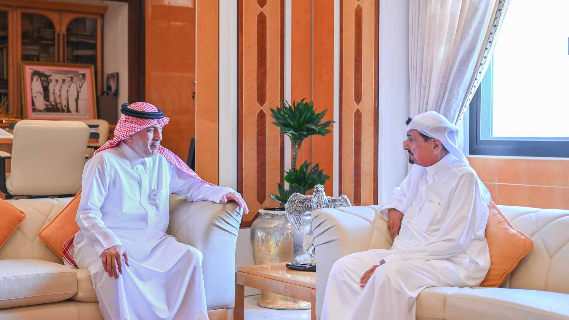 حاكم عجمان يبحث مع السفير السعودي تعزيز التعاون 