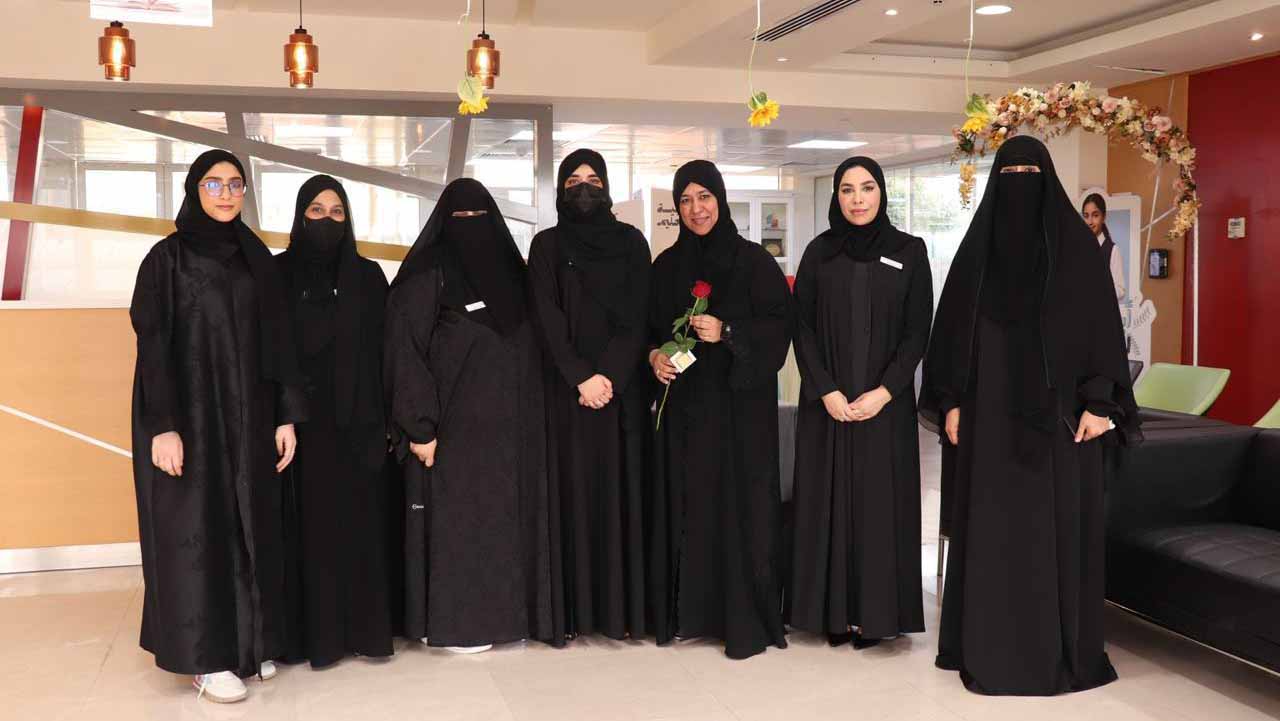  في مبادرة تربوية.. أولياء أمور دبا الحصن يكرم 236 معلمًا 