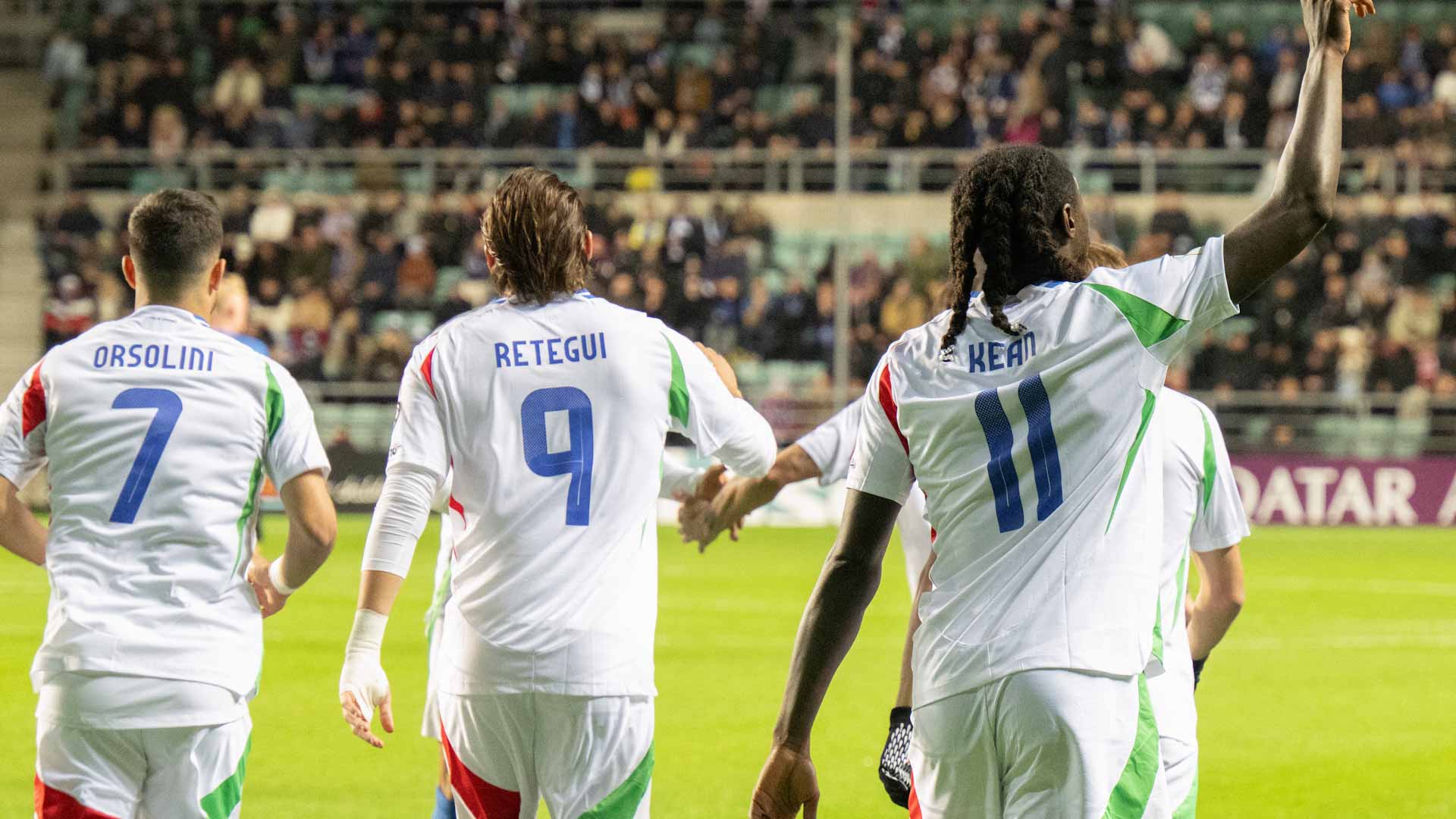 إيطاليا تنعش آمالها في الحصول على مقعد مباشر في المونديال 