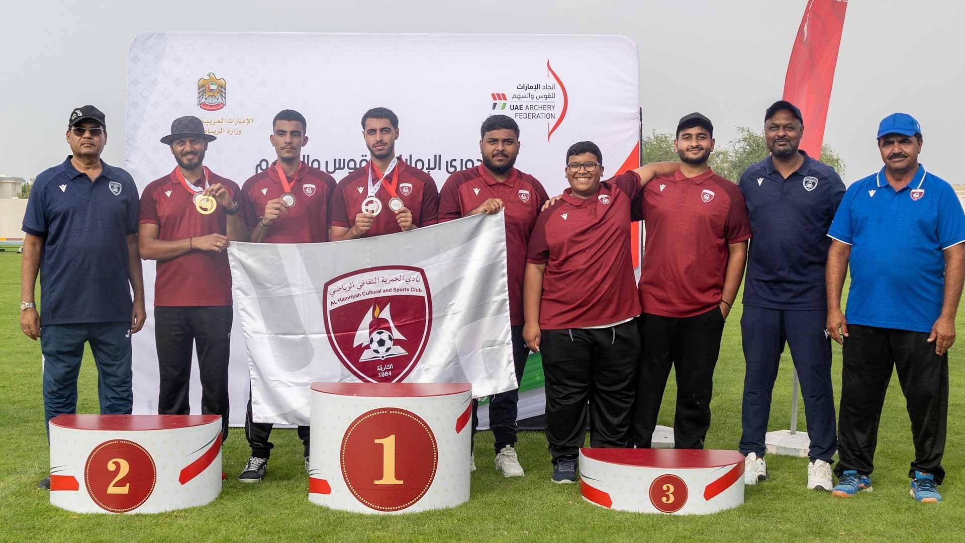 3 ميداليات ملونة لفريق الحمرية للقوس والسهم في دوري الإمارات 