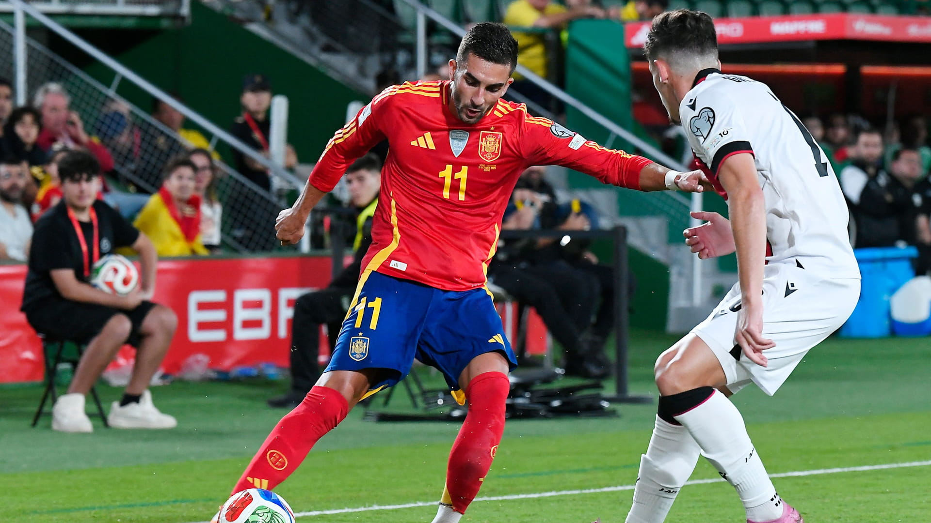 صورة بعنوان: منتخب إسبانيا يخسر جهود توريس أمام بلغاريا في تصفيات المونديال 