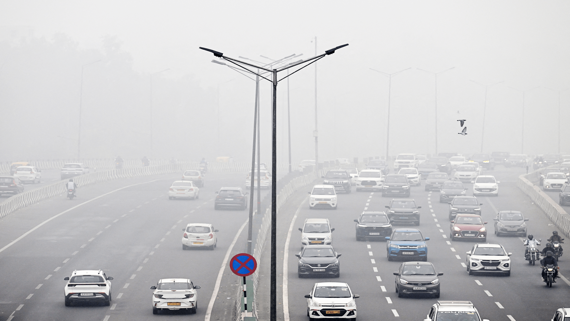 Toxic air drives families to leave Delhi amid growing health fears