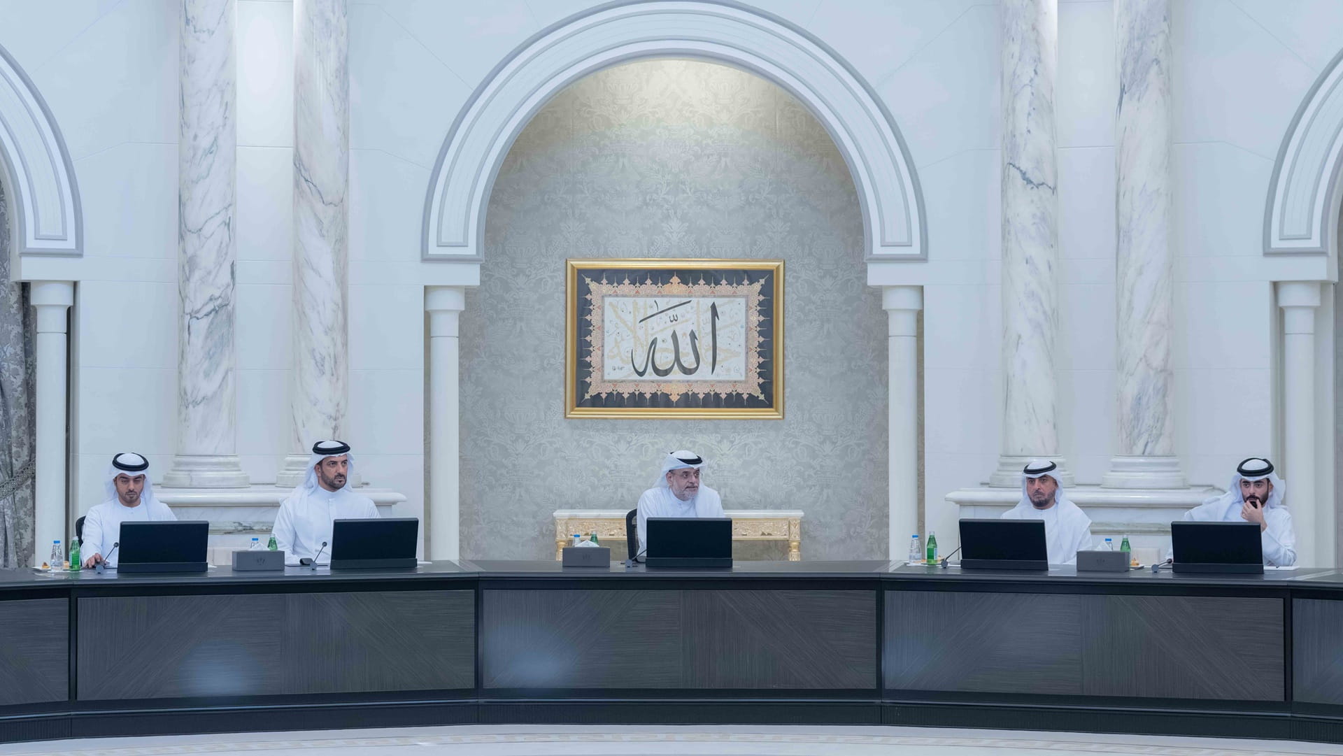 "تنفيذي الشارقة" يعتمد إعفاء 113 أسرة من القروض السكنية  
