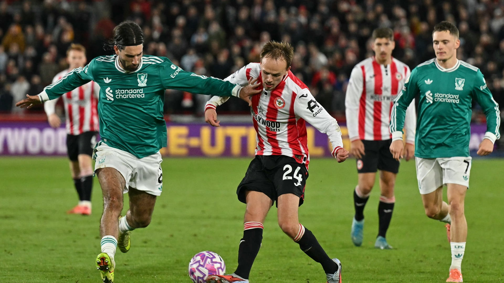 ليفربول يواصل نزيف النقاط في الدوري الإنجليزي   