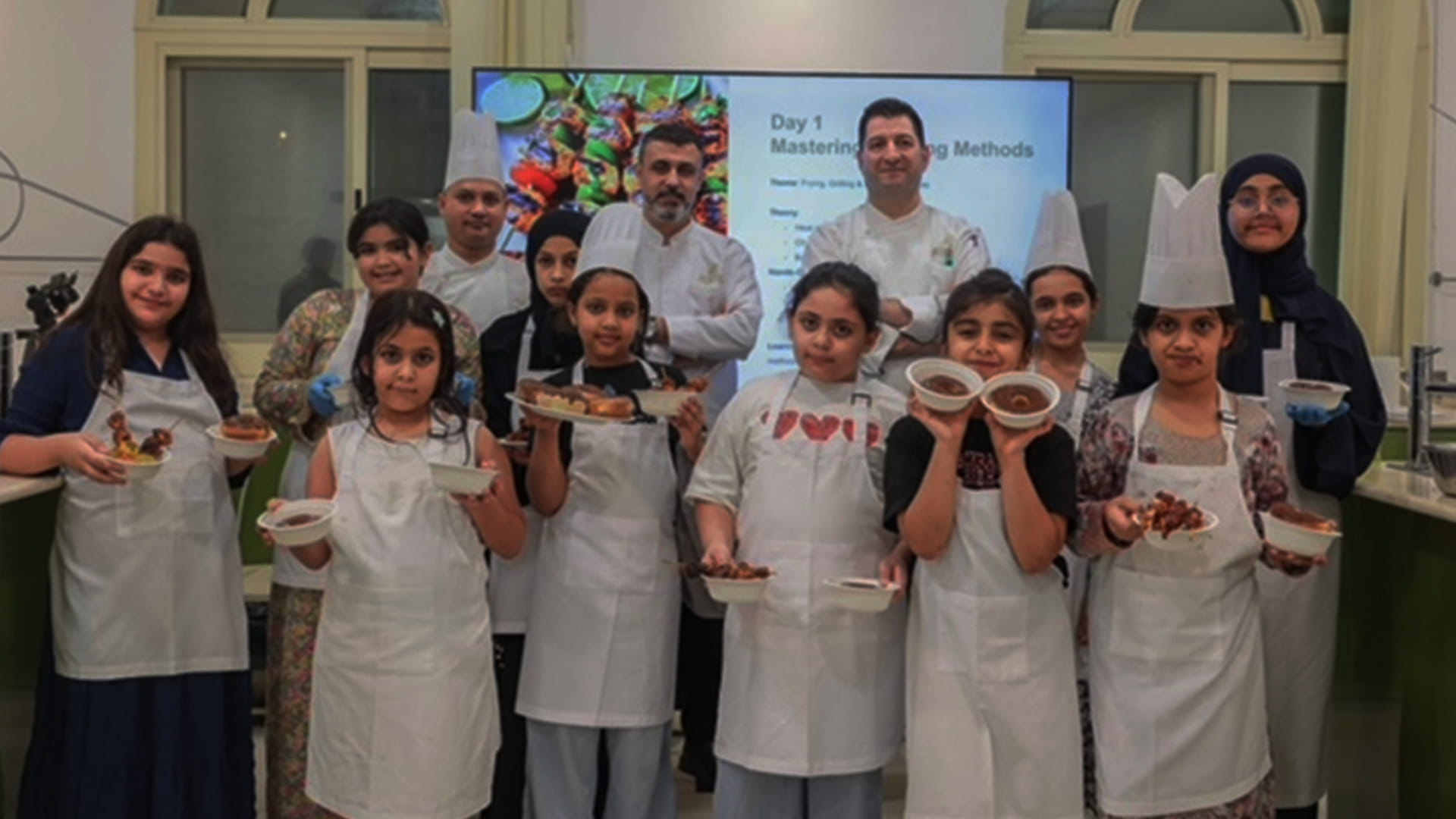 "أطفال الشارقة" تصقل مهارات الطهي لدى الصغار ببرنامج تدريبي متقدم