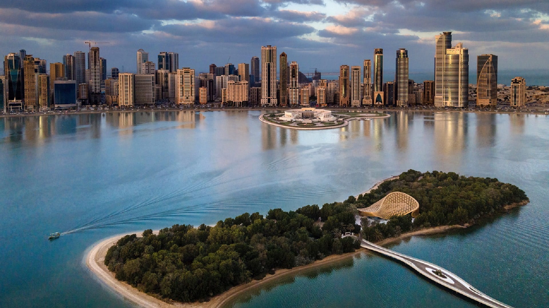 خبراء: الذكاء الاصطناعي محرك رئيس لنمو قطاع العقارات في الشارقة 