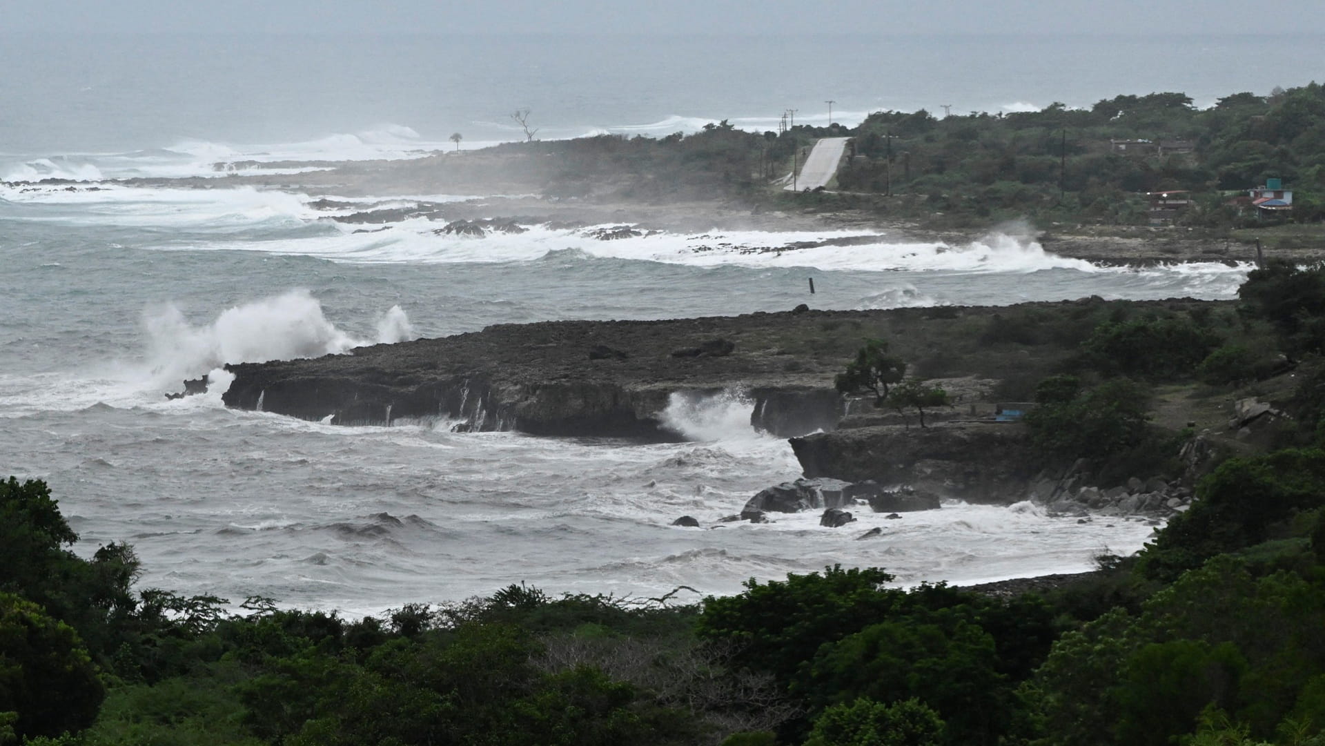 الإعصار "ميليسا" يصل إلى جزر البهاما وأوامر بإجلاء السكان 