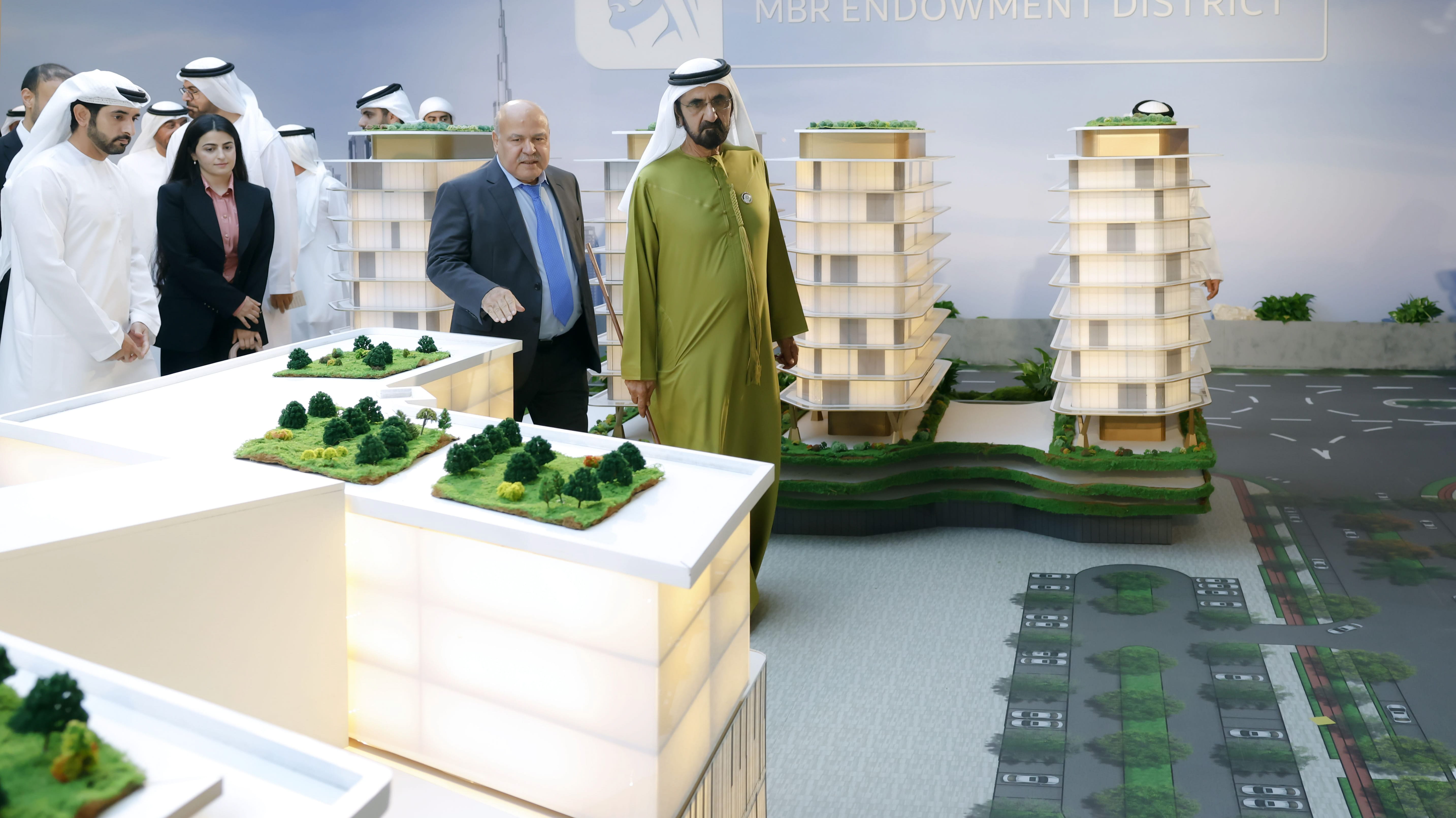 محمد بن راشد يطلق أول حي وقفي في المنطقة لاستدامة العمل الخيري