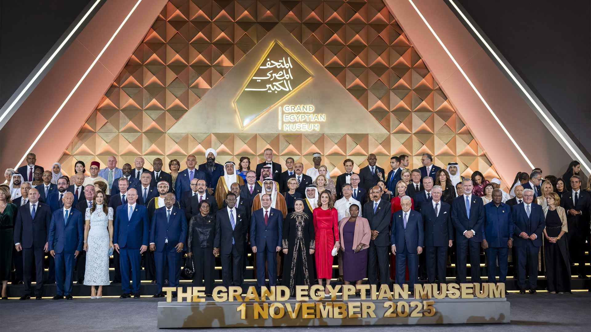 ولي عهد أبوظبي يشهد حفل الافتتاح الرسمي للمتحف المصري الكبير