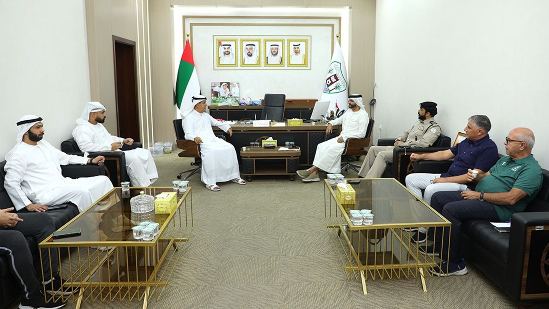 "الشارقة الرياضي" يزور نادي دبا الحصن لتعزيز الكفاءة الفنية 