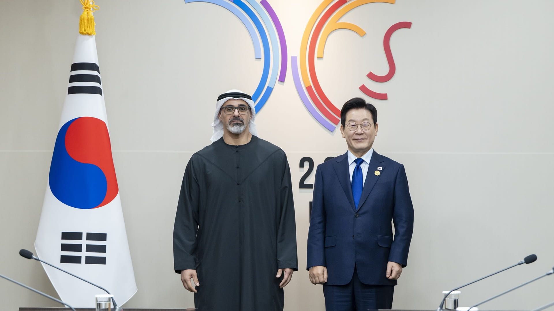 ولي عهد أبوظبي يبحث مع رئيس جمهورية كوريا تعزيز التعاون الثنائي